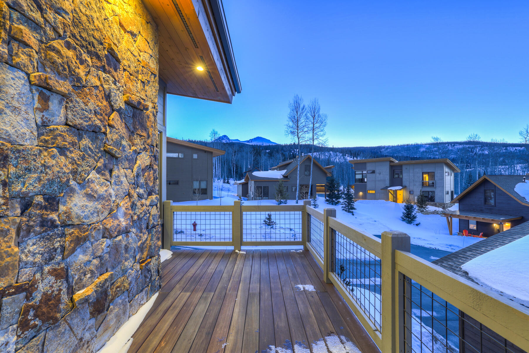 28 West Benjamin Lane