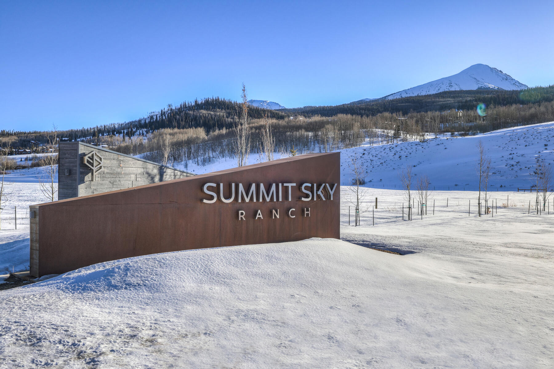 28 West Benjamin Lane