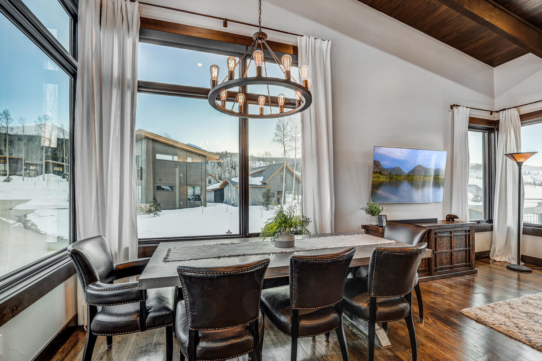 28 West Benjamin Lane