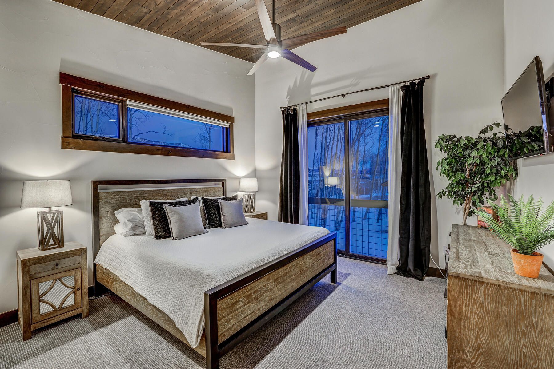 28 West Benjamin Lane