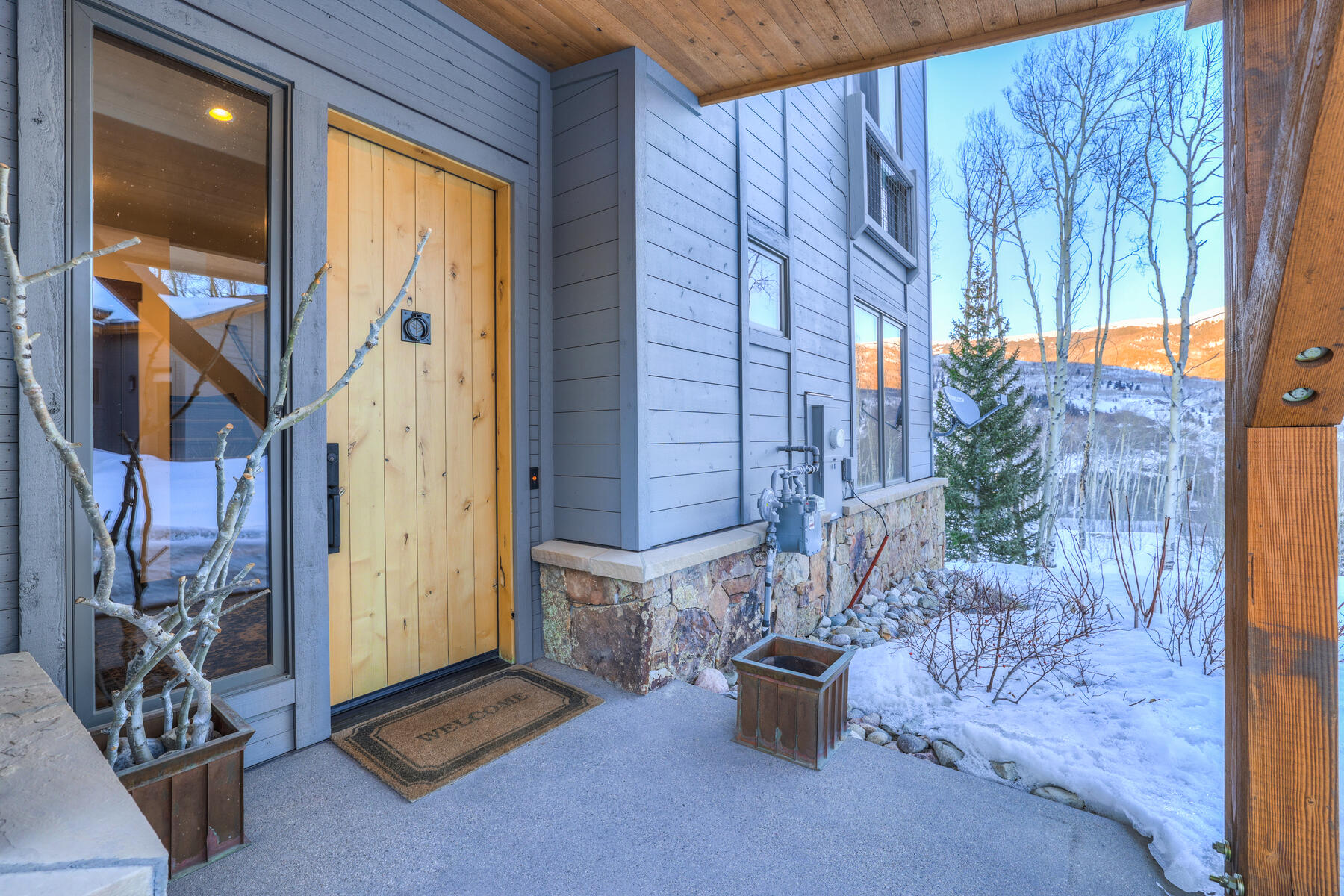 28 West Benjamin Lane