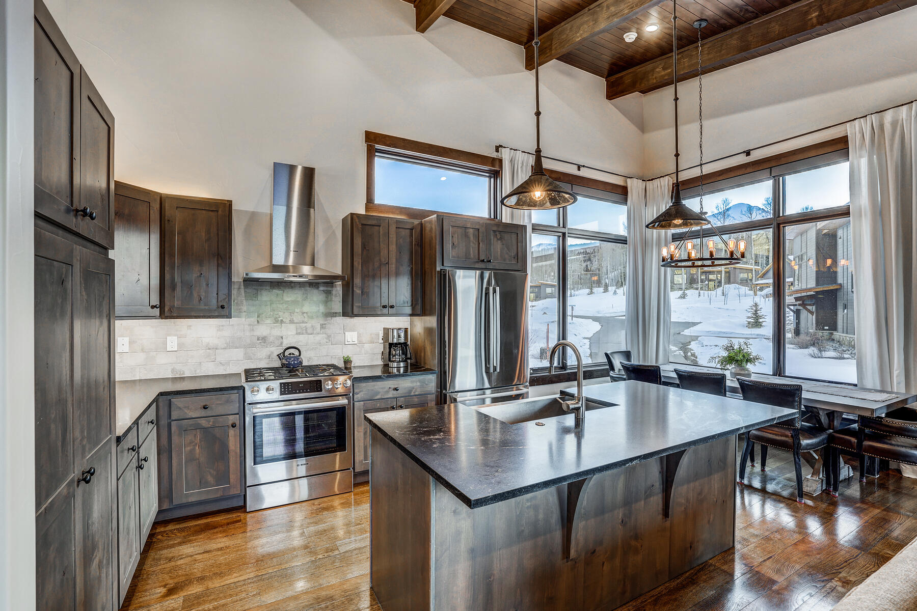 28 West Benjamin Lane