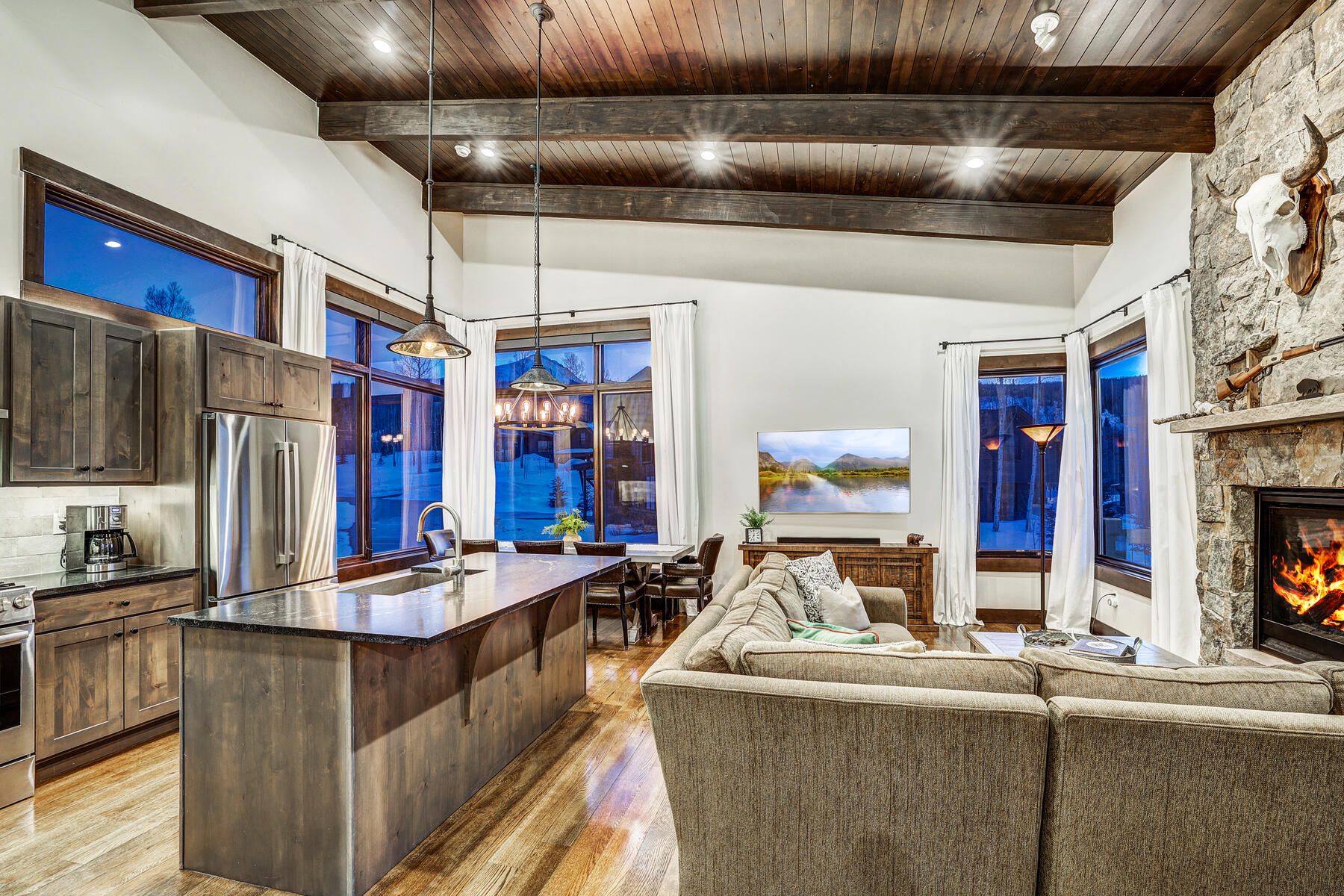 28 West Benjamin Lane