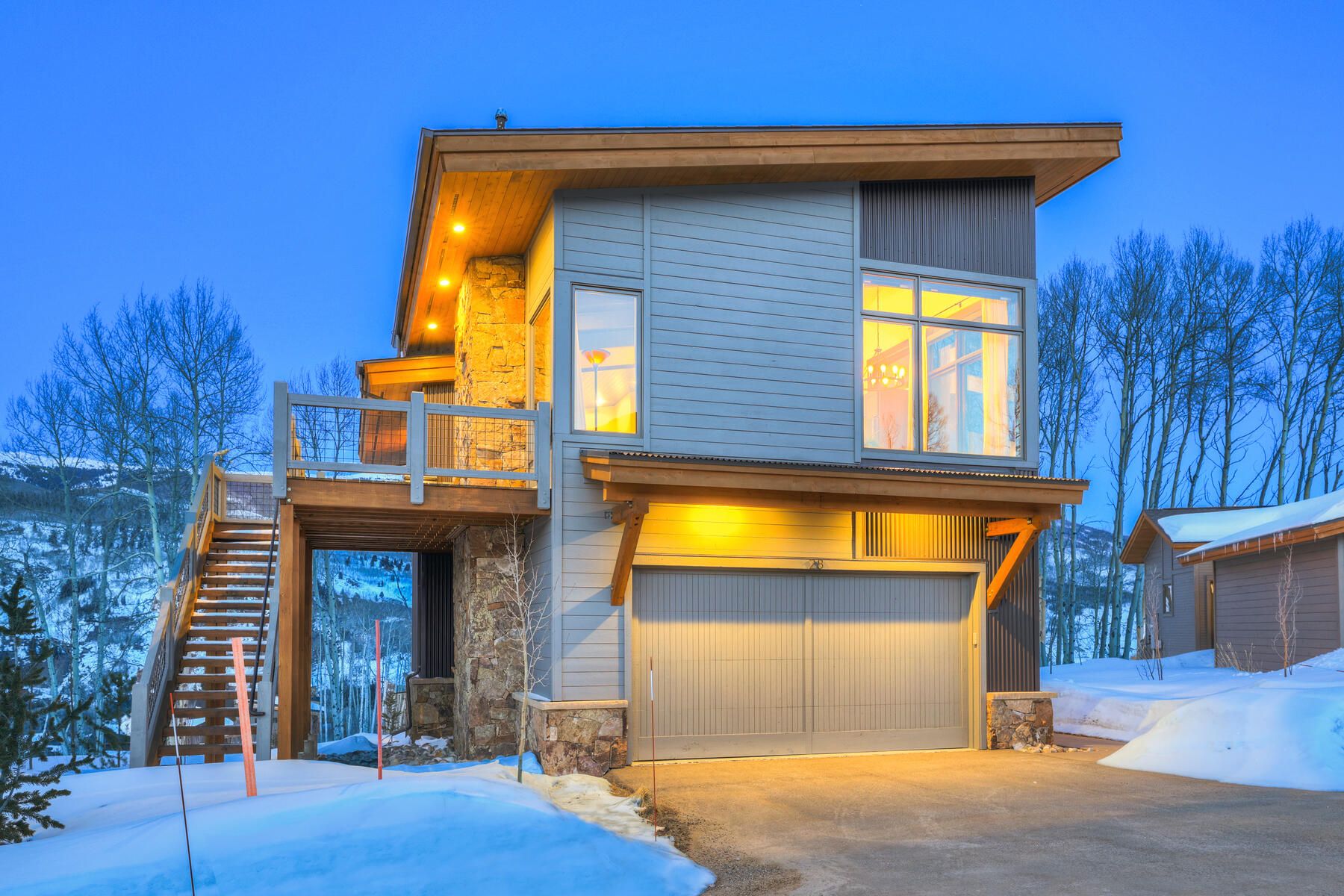 28 West Benjamin Lane