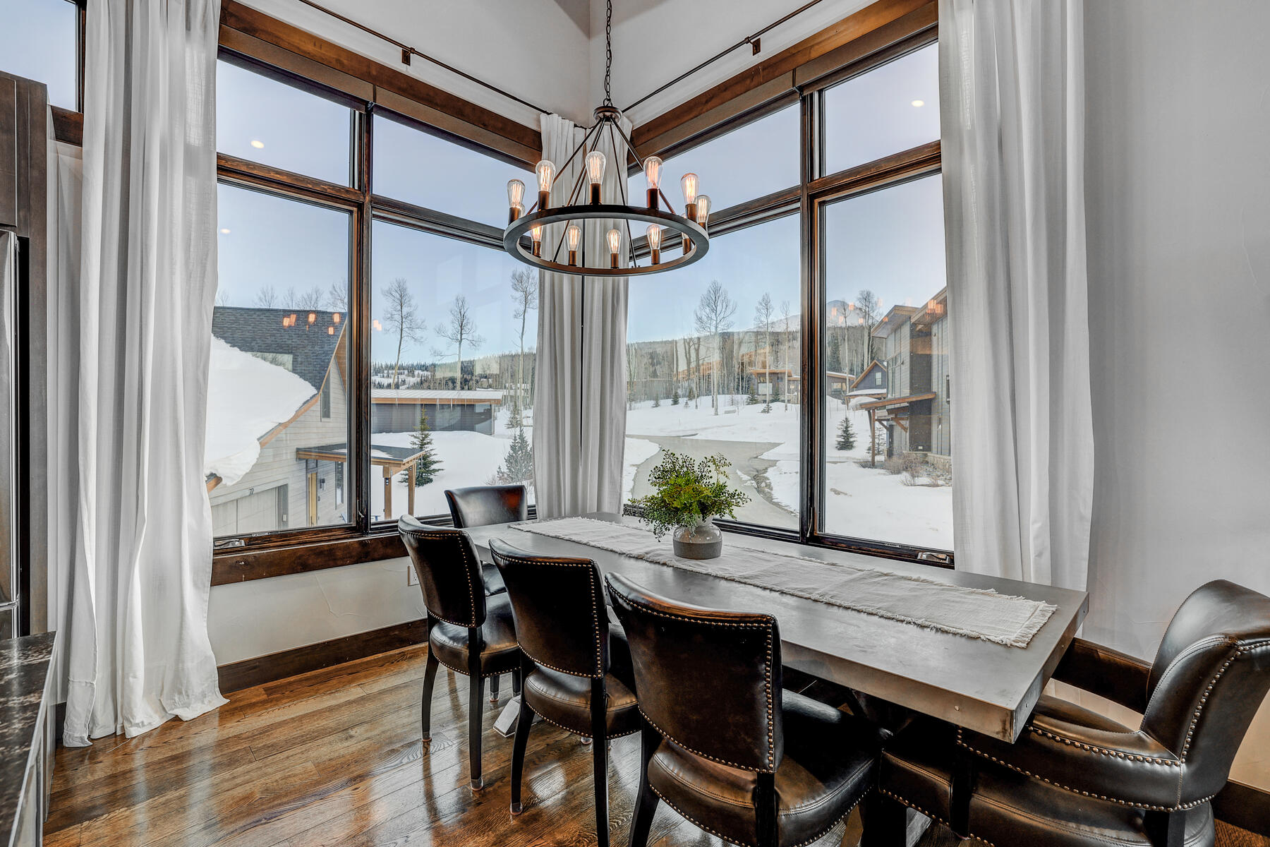 28 West Benjamin Lane