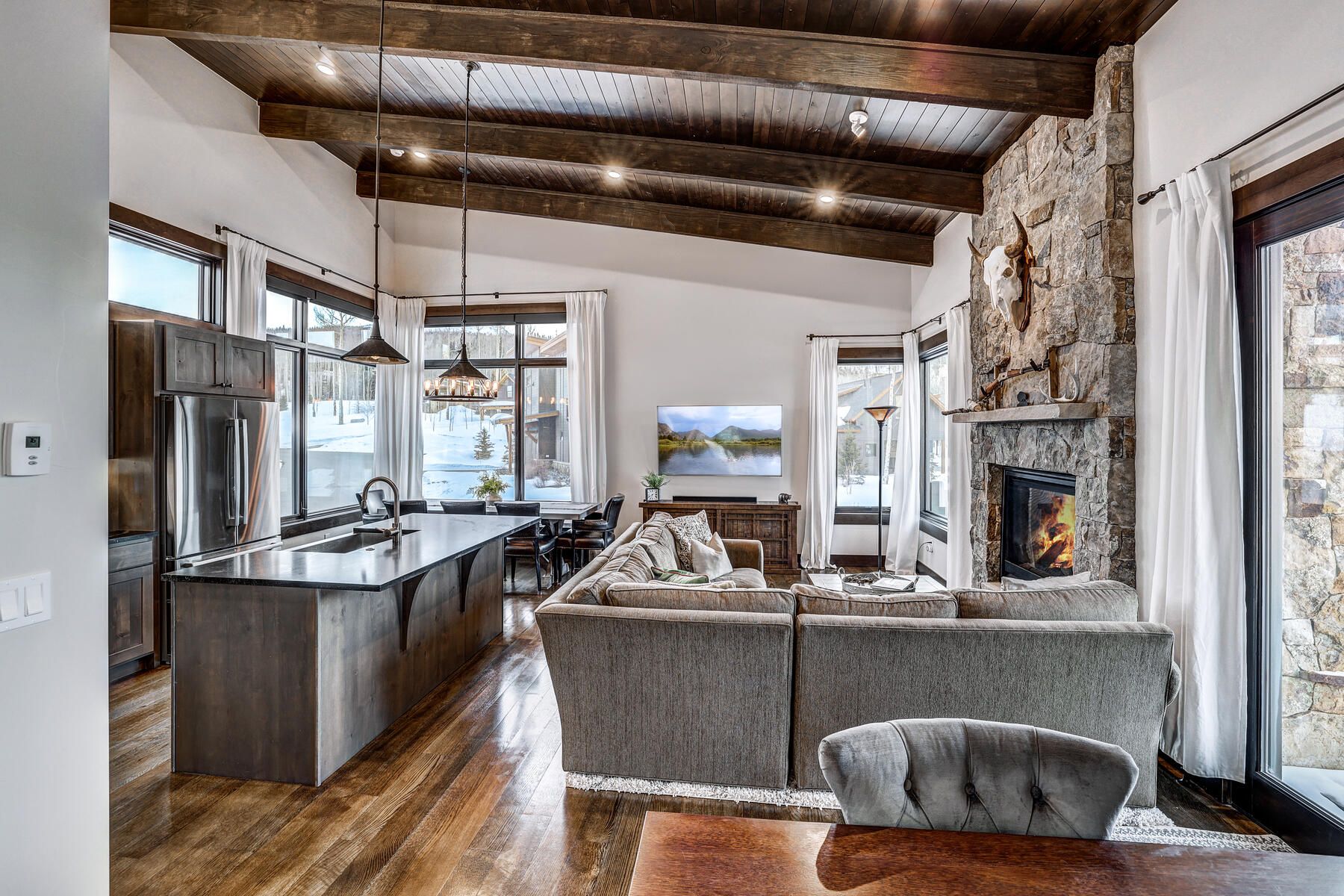 28 West Benjamin Lane