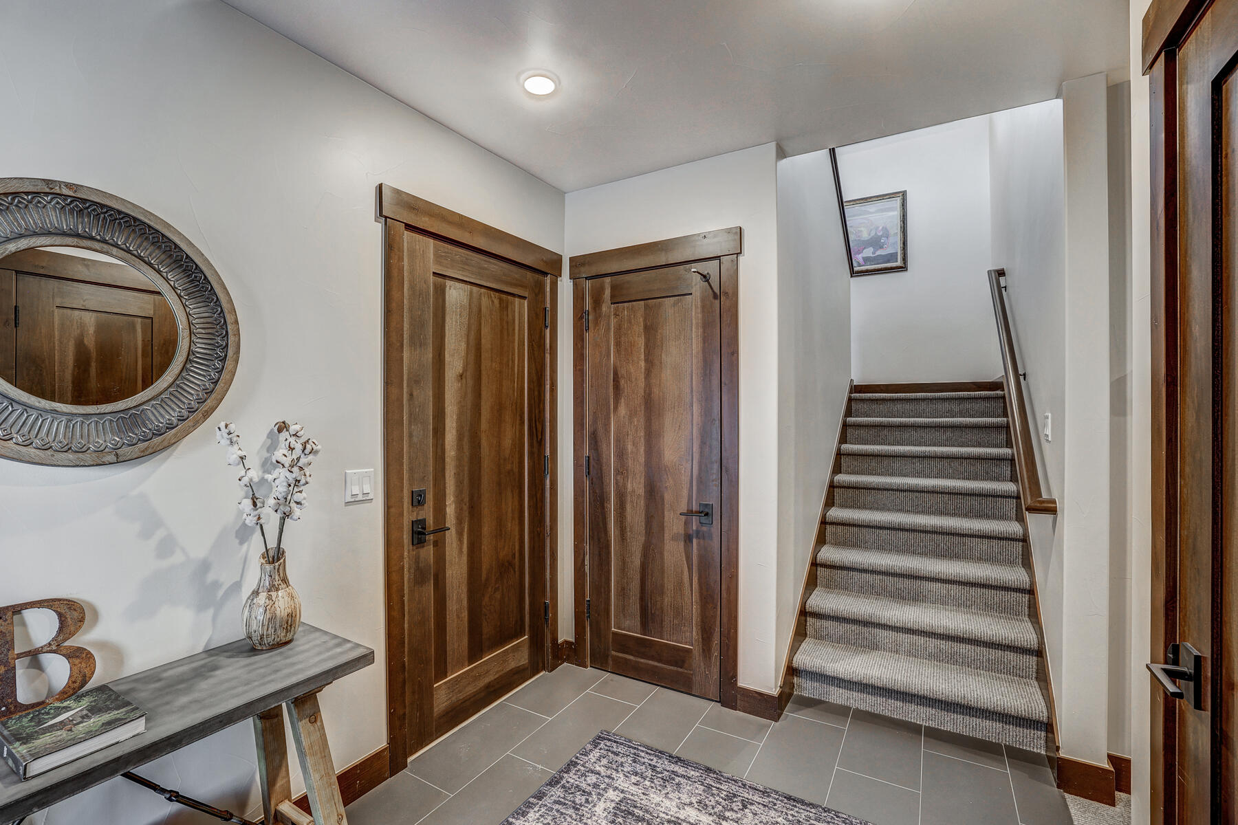 28 West Benjamin Lane