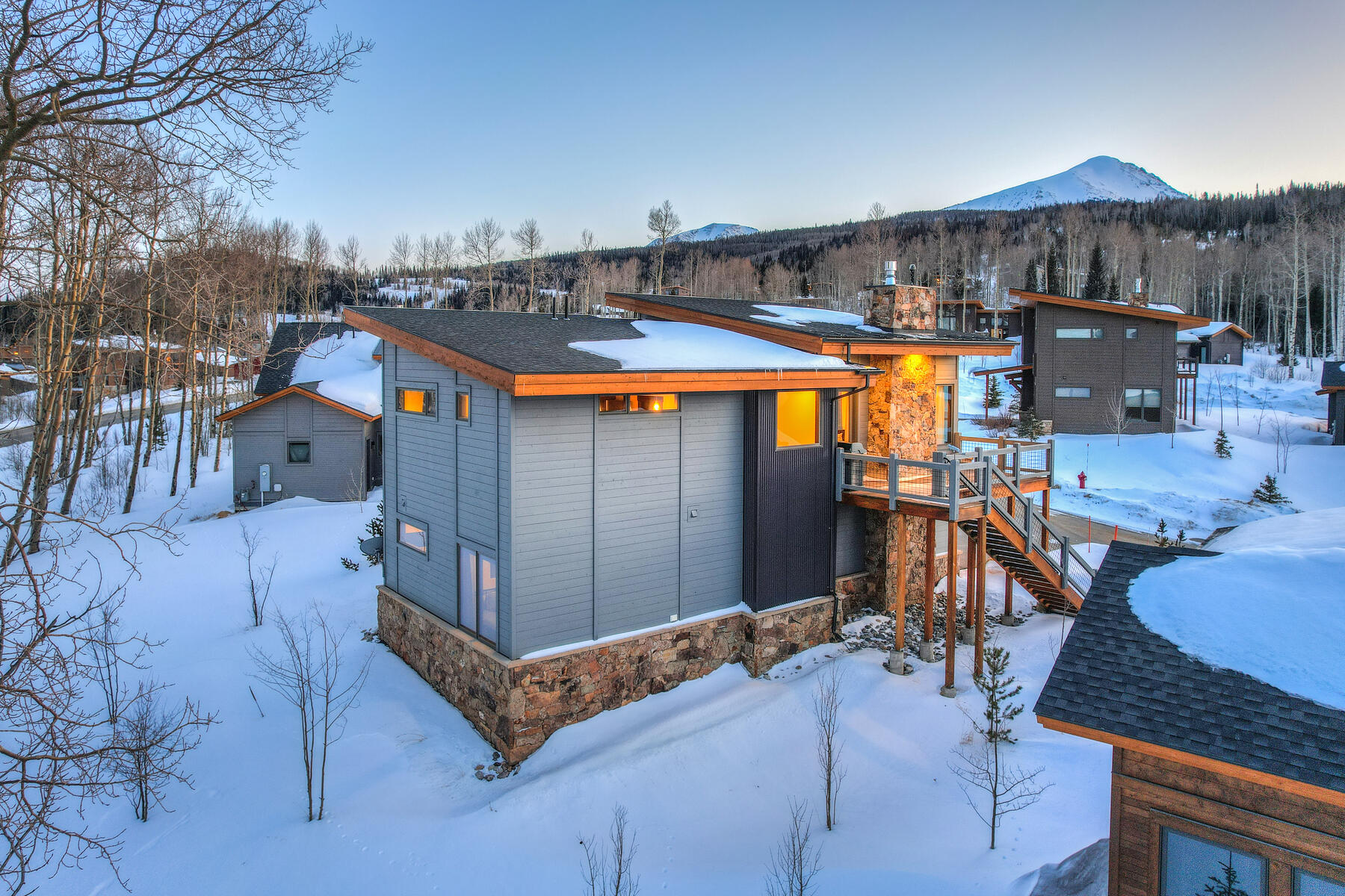 28 West Benjamin Lane