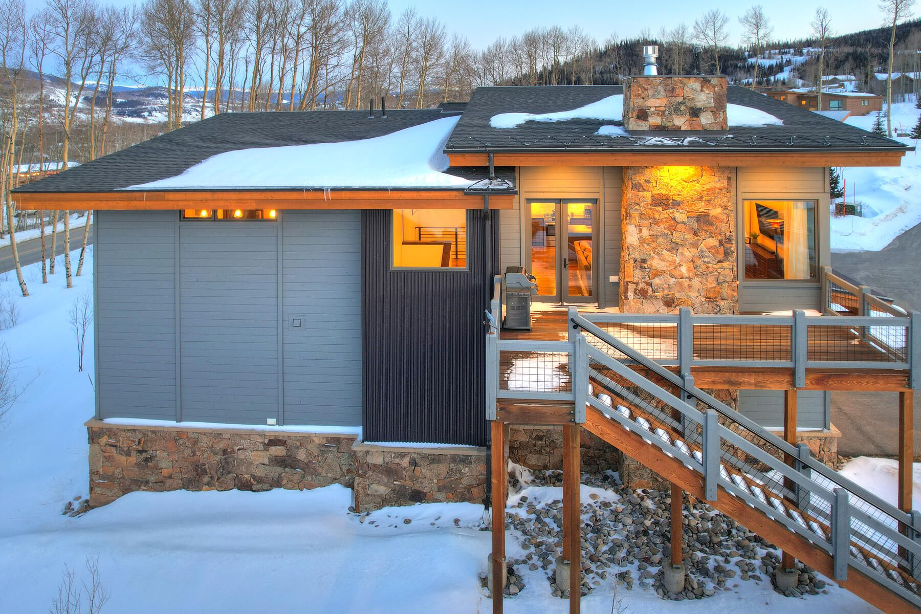 28 West Benjamin Lane