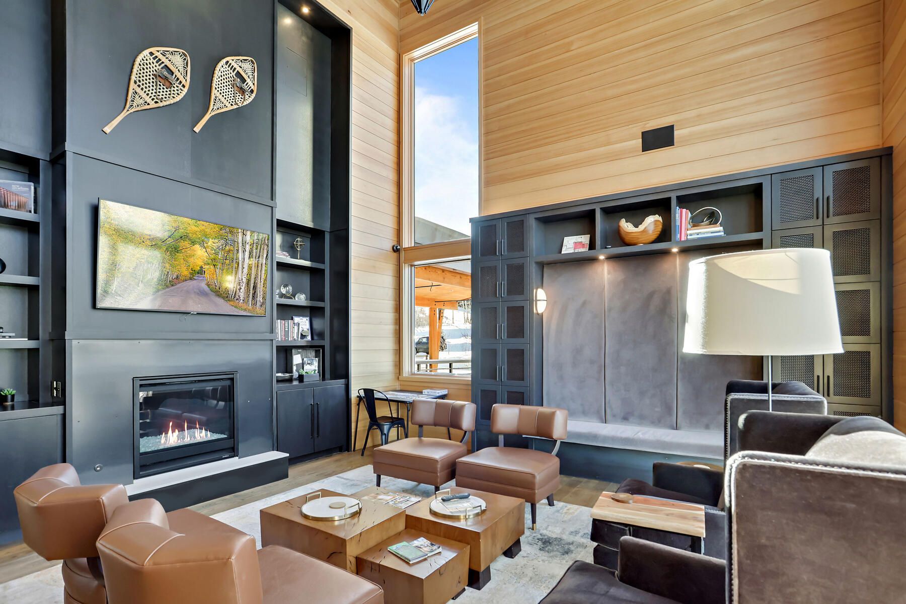 28 West Benjamin Lane