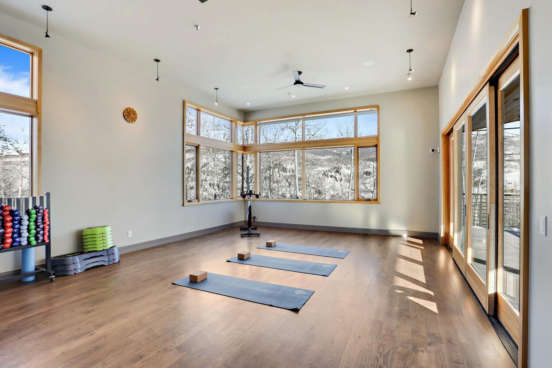 28 West Benjamin Lane