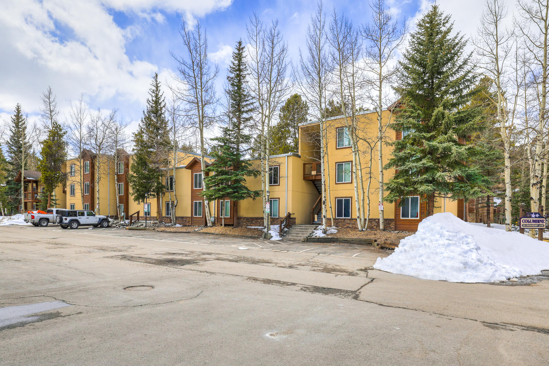 700 Snowberry Lane Unit# 103