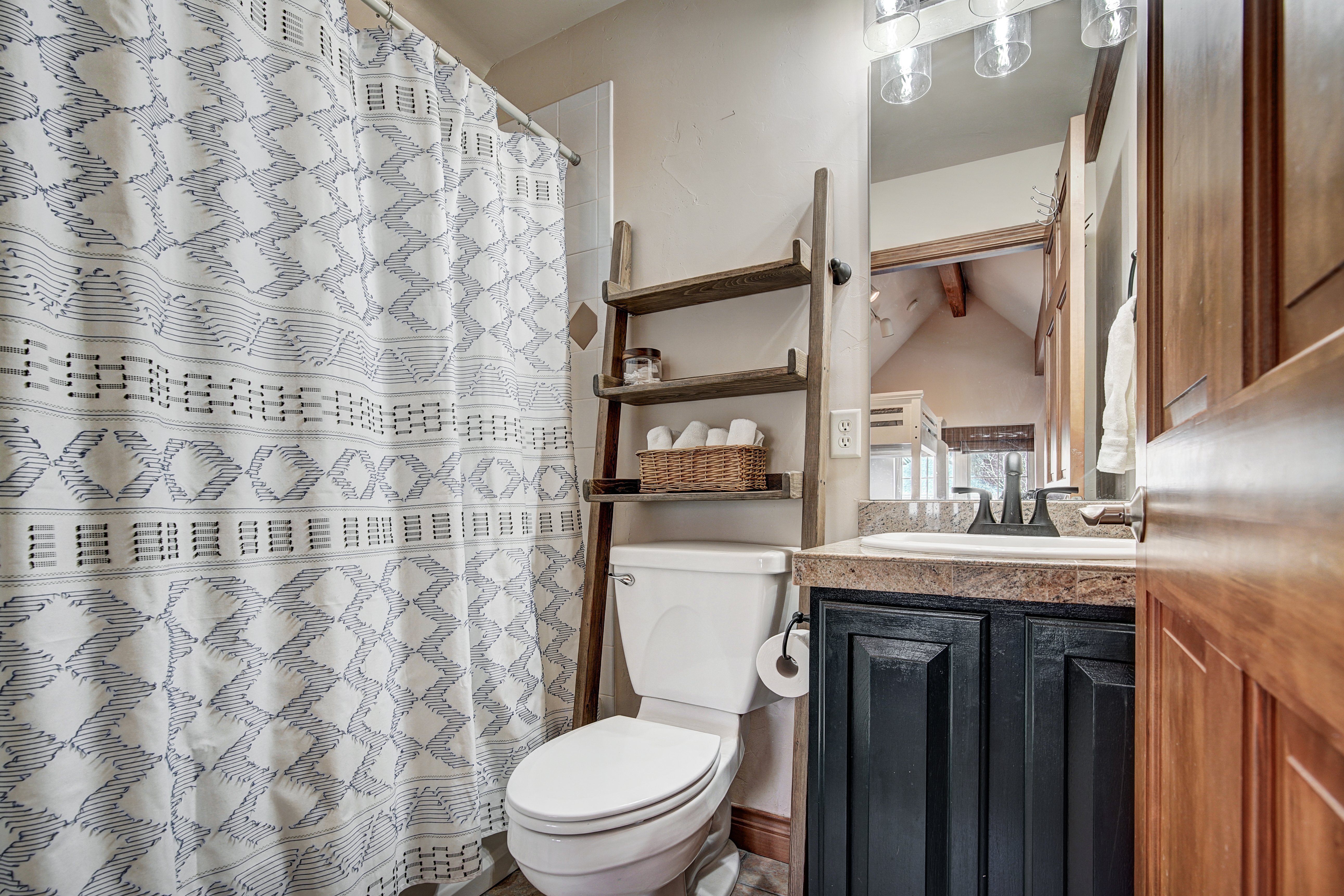 801 Lakepoint Drive Unit# B16