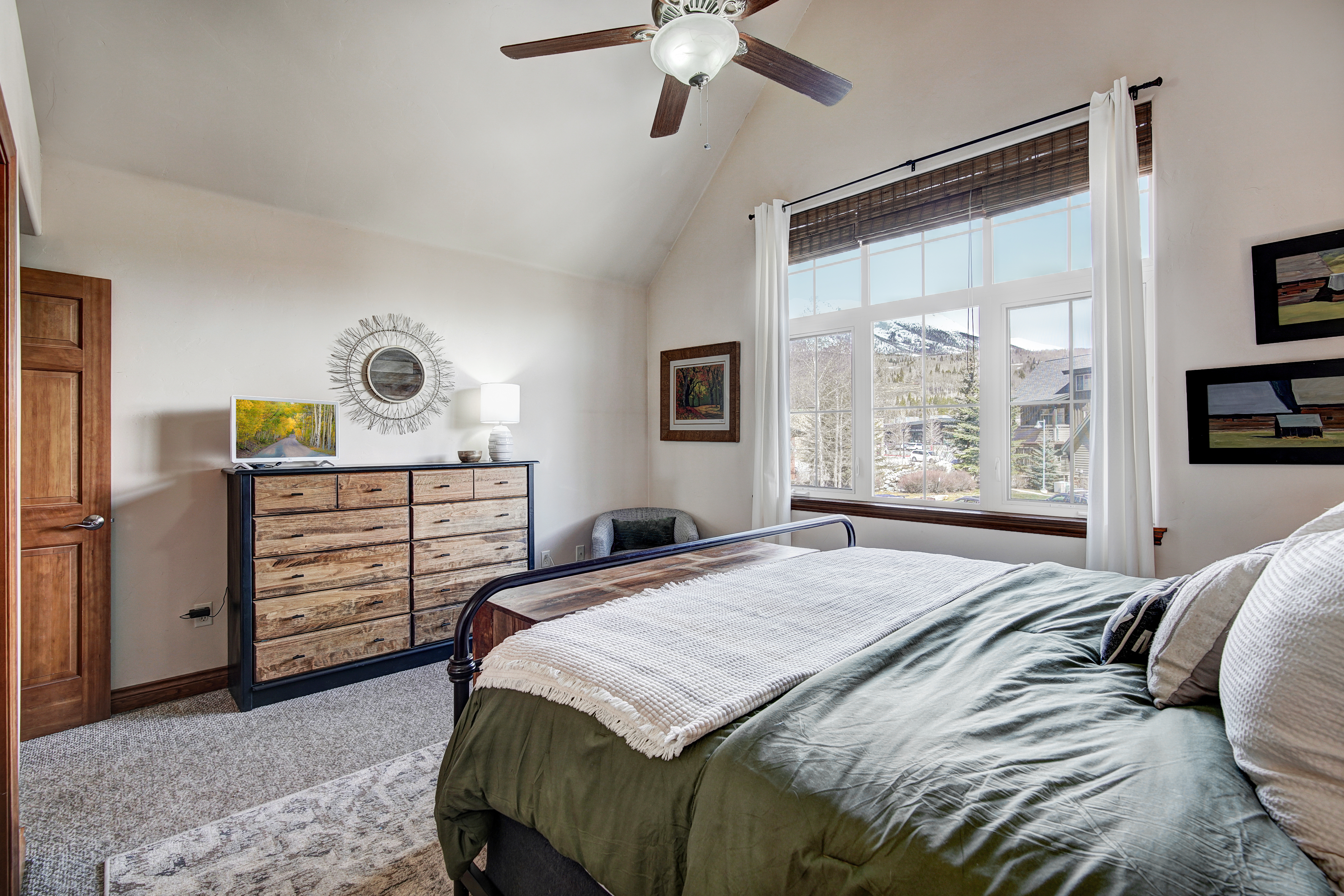 801 Lakepoint Drive Unit# B16