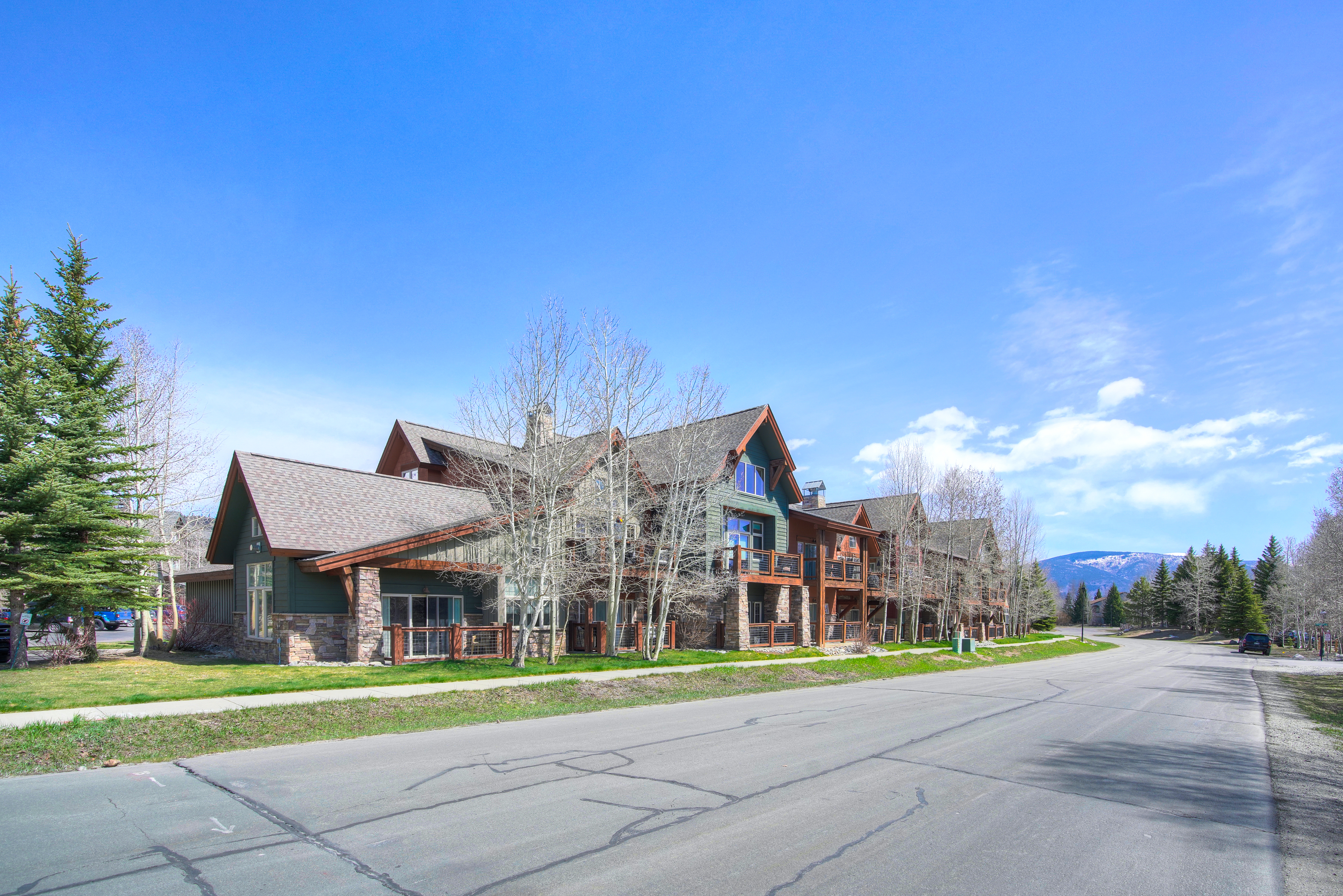 801 Lakepoint Drive Unit# B16