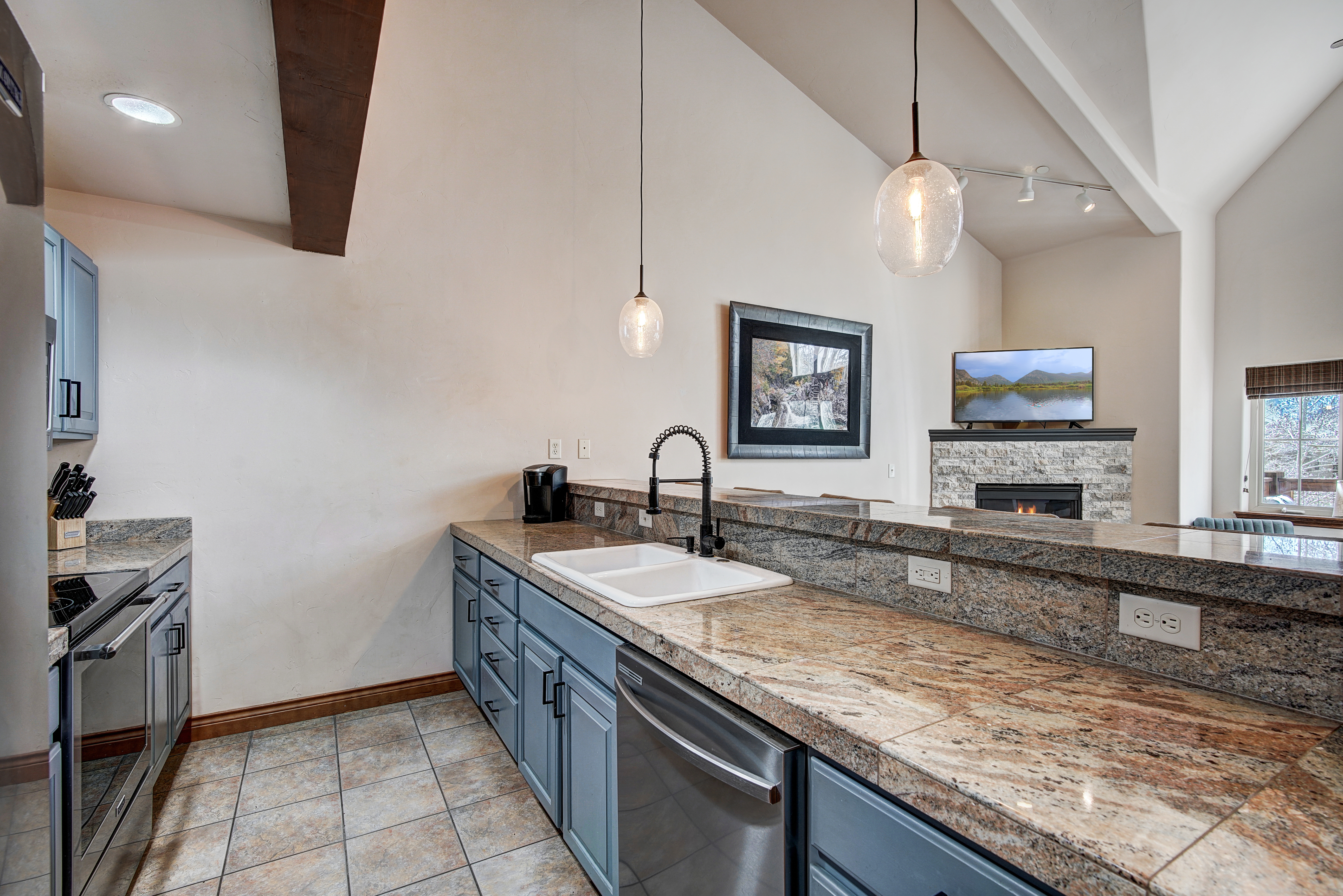 801 Lakepoint Drive Unit# B16