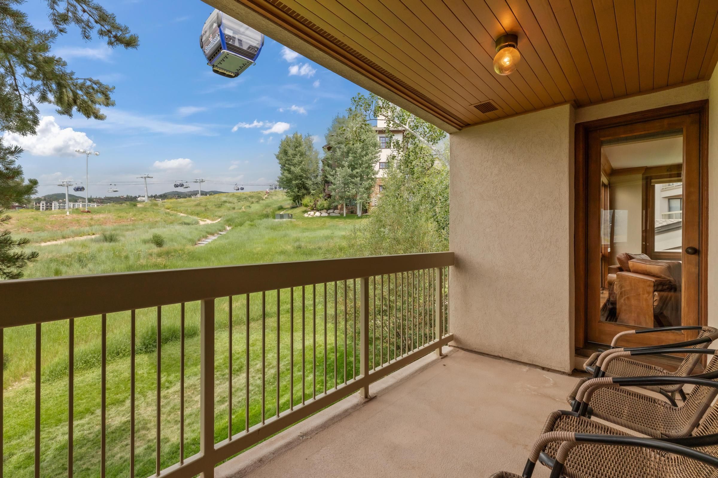 2306 Ski Trail Lane Unit# 121