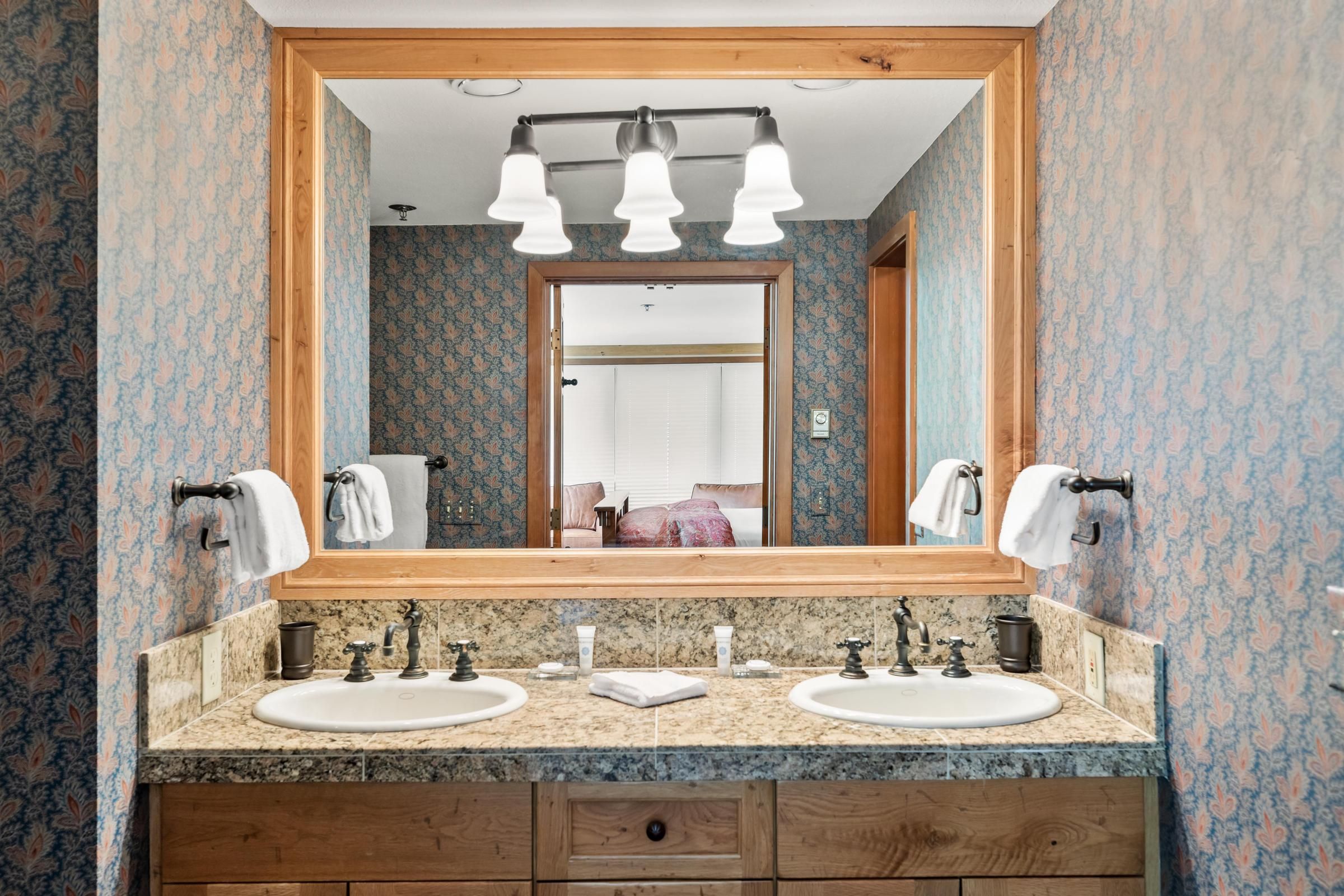 2306 Ski Trail Lane Unit# 121