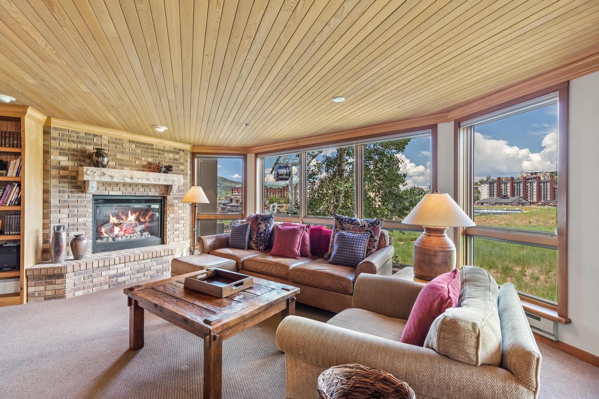 2306 Ski Trail Lane Unit# 121