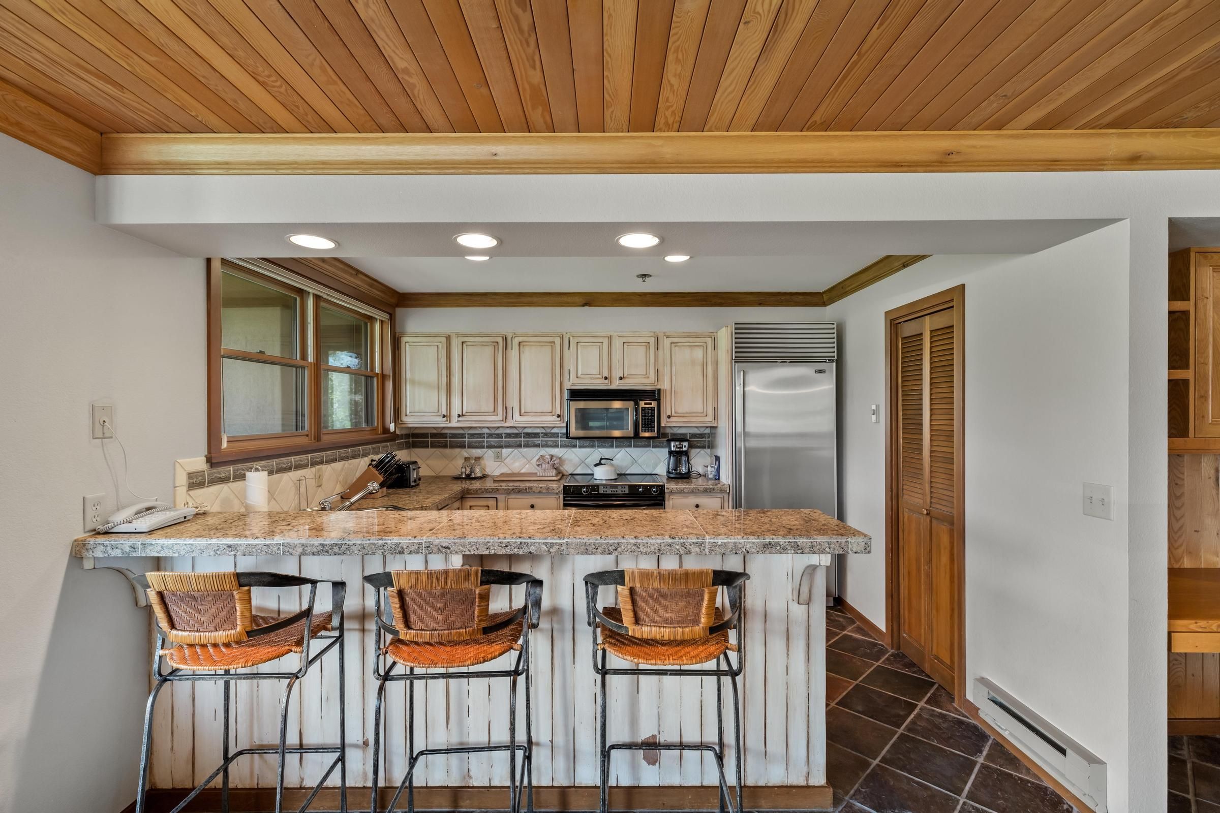 2306 Ski Trail Lane Unit# 121