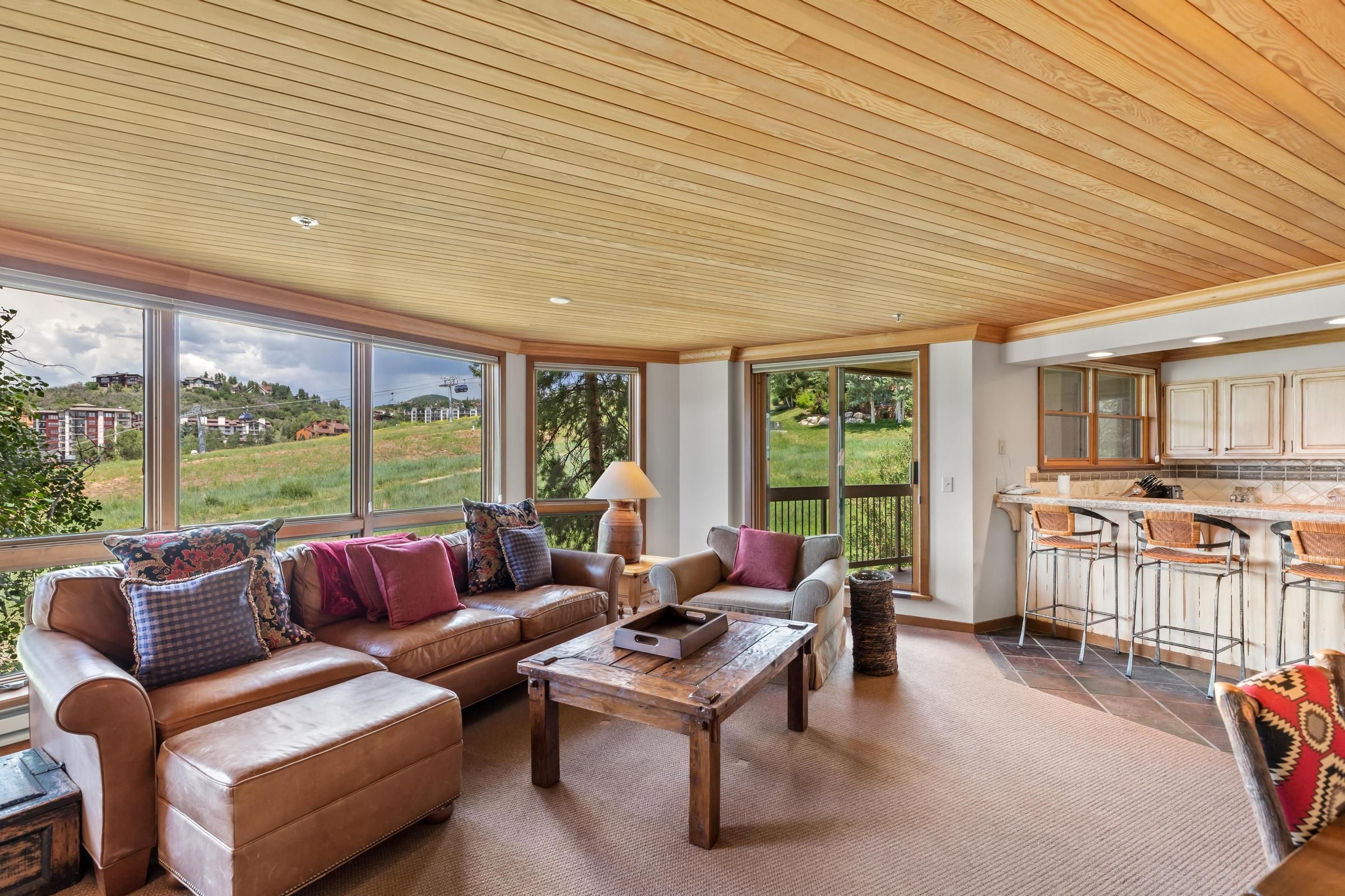 2306 Ski Trail Lane Unit# 121
