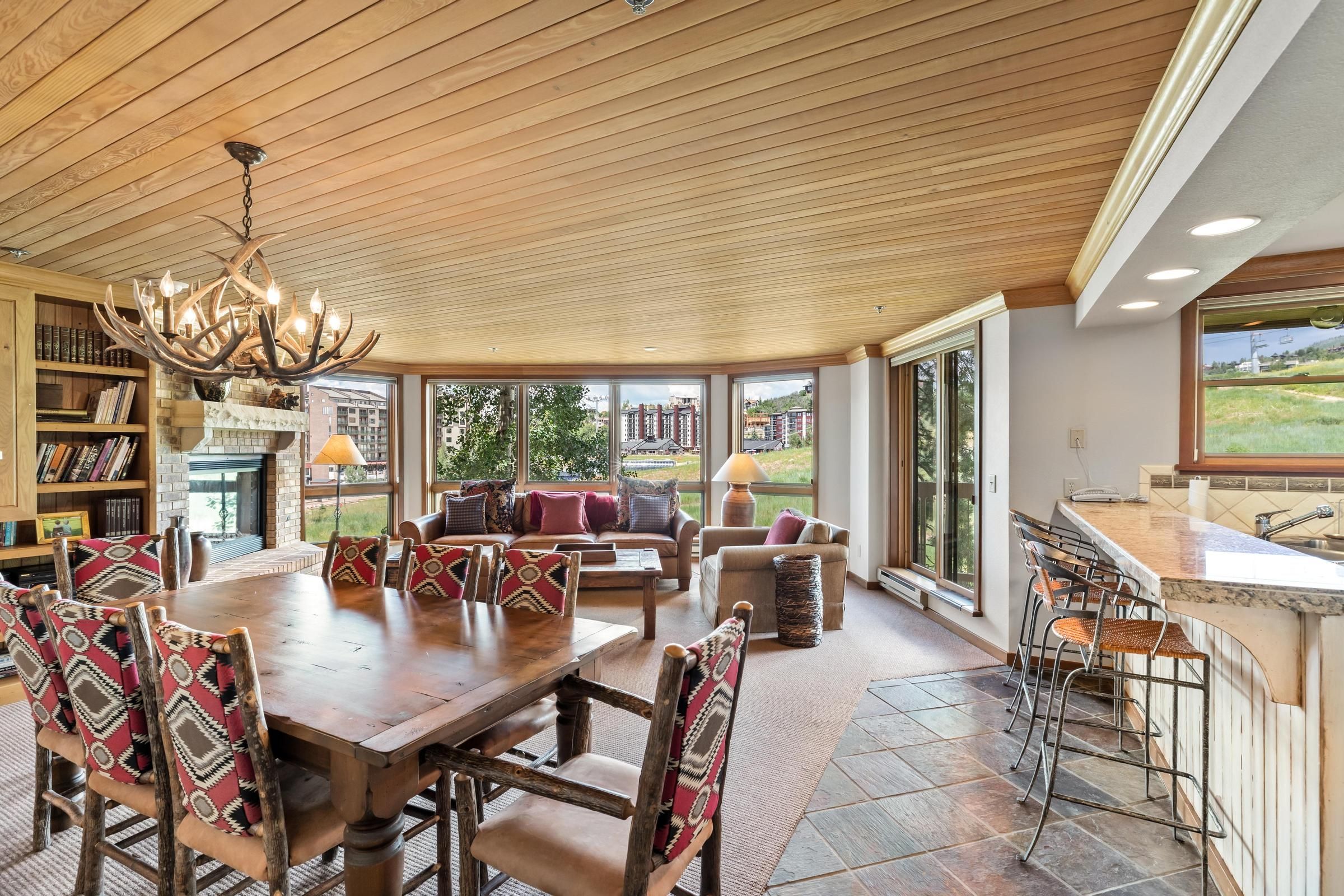 2306 Ski Trail Lane Unit# 121