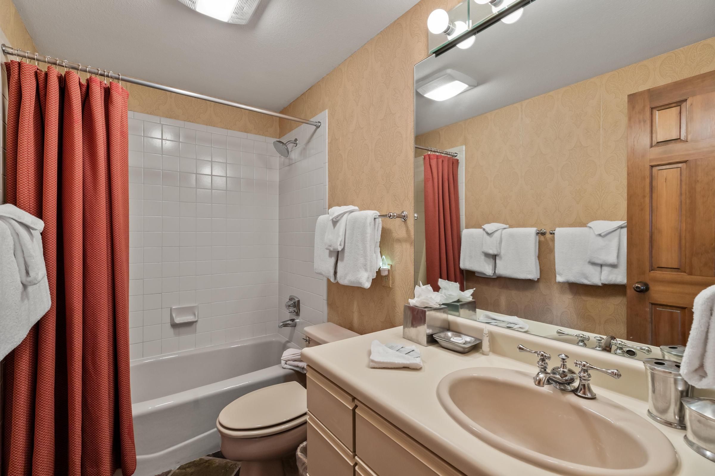 2306 Ski Trail Lane Unit# 121