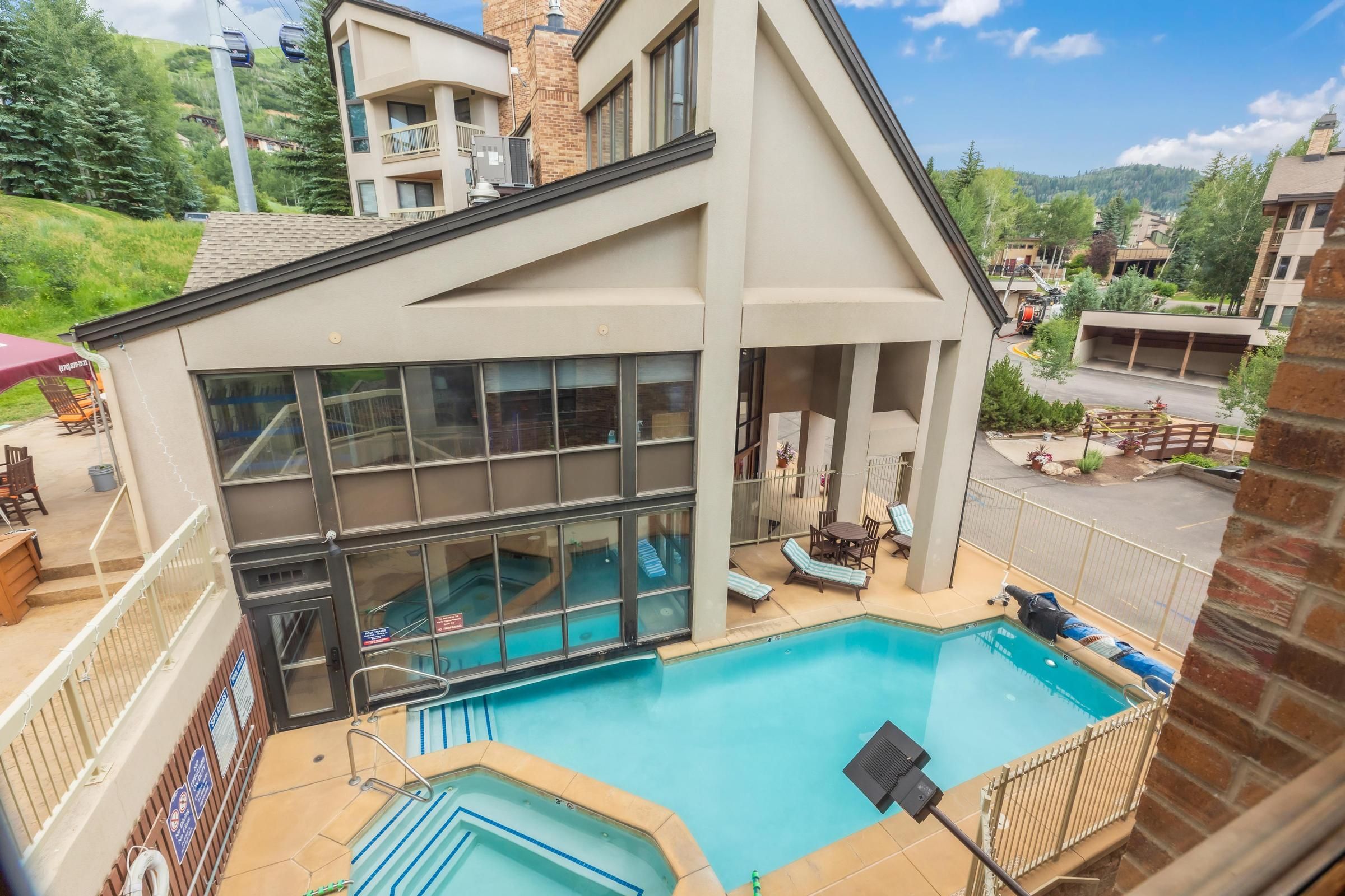2306 Ski Trail Lane Unit# 121