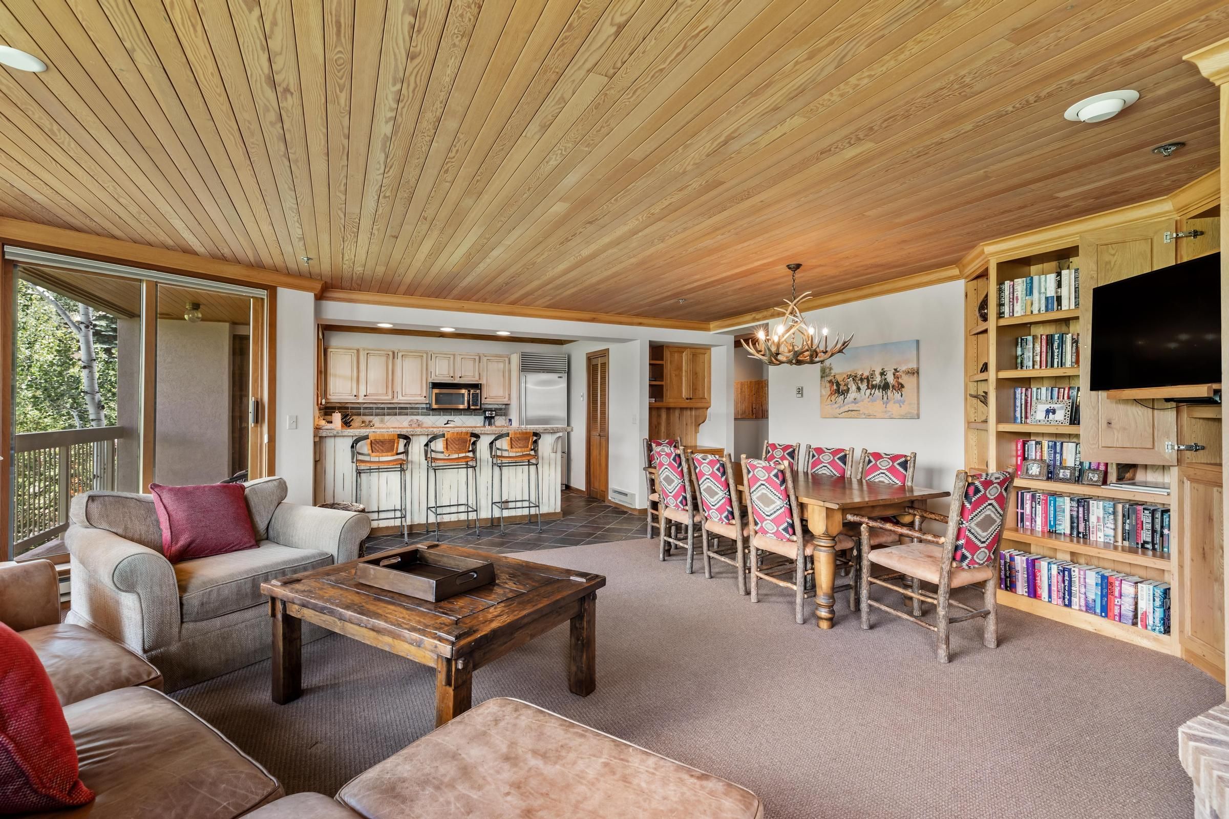2306 Ski Trail Lane Unit# 121