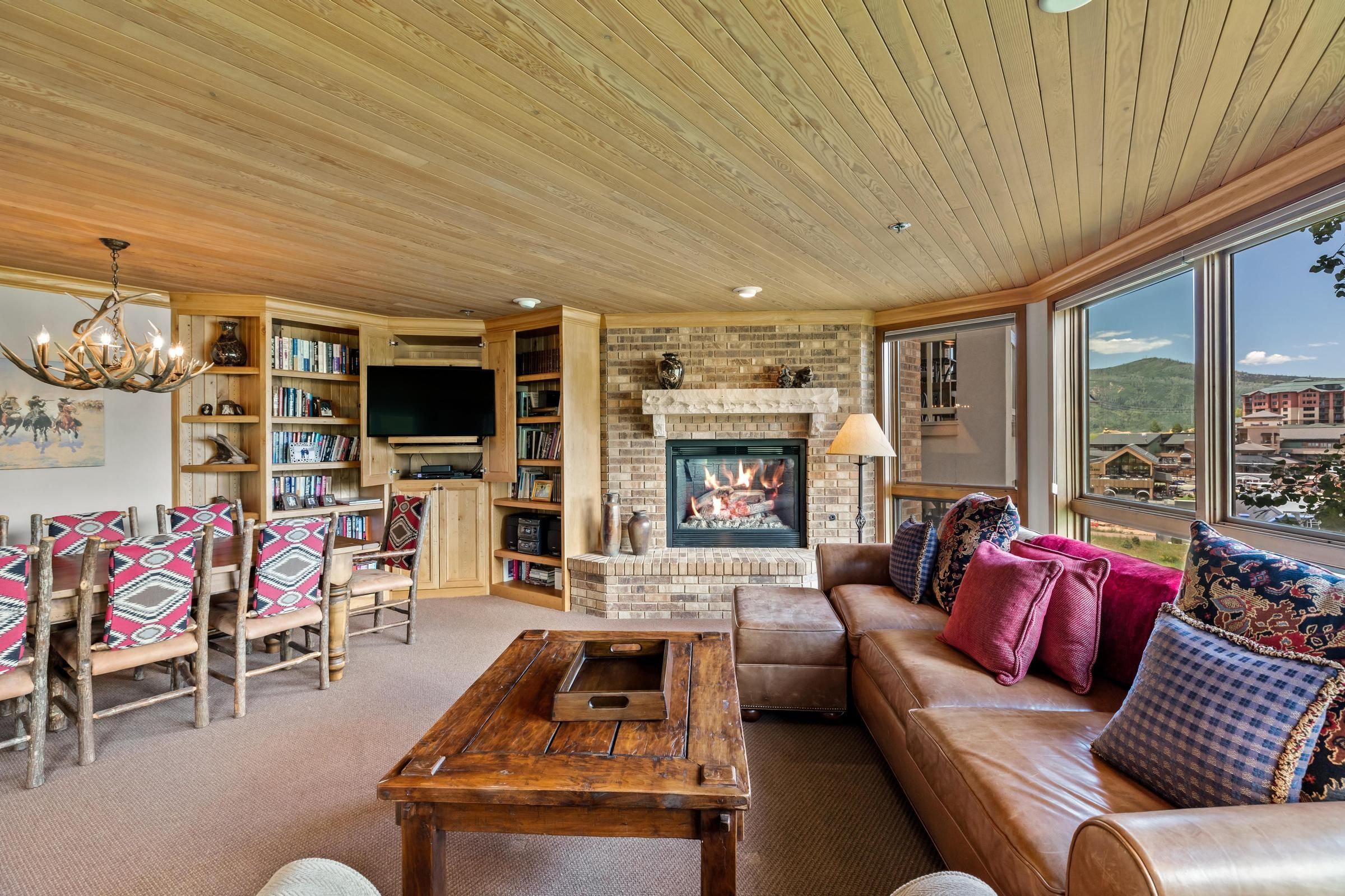 2306 Ski Trail Lane Unit# 121