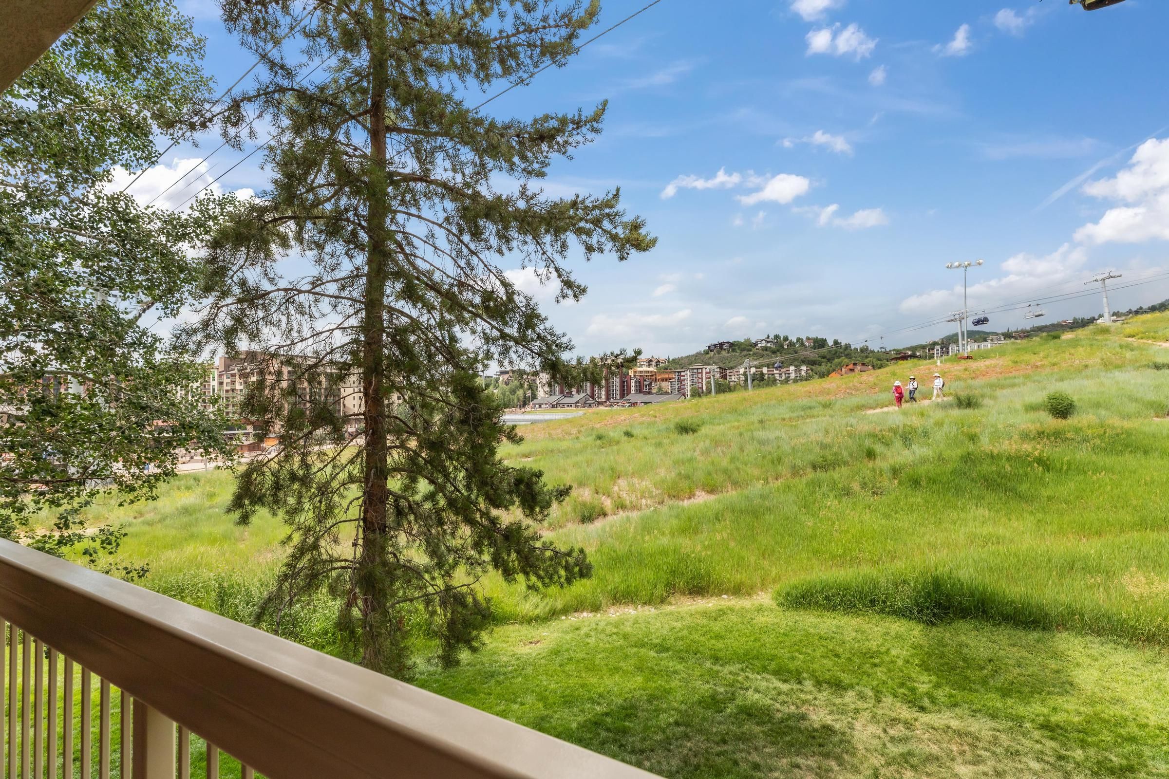 2306 Ski Trail Lane Unit# 121