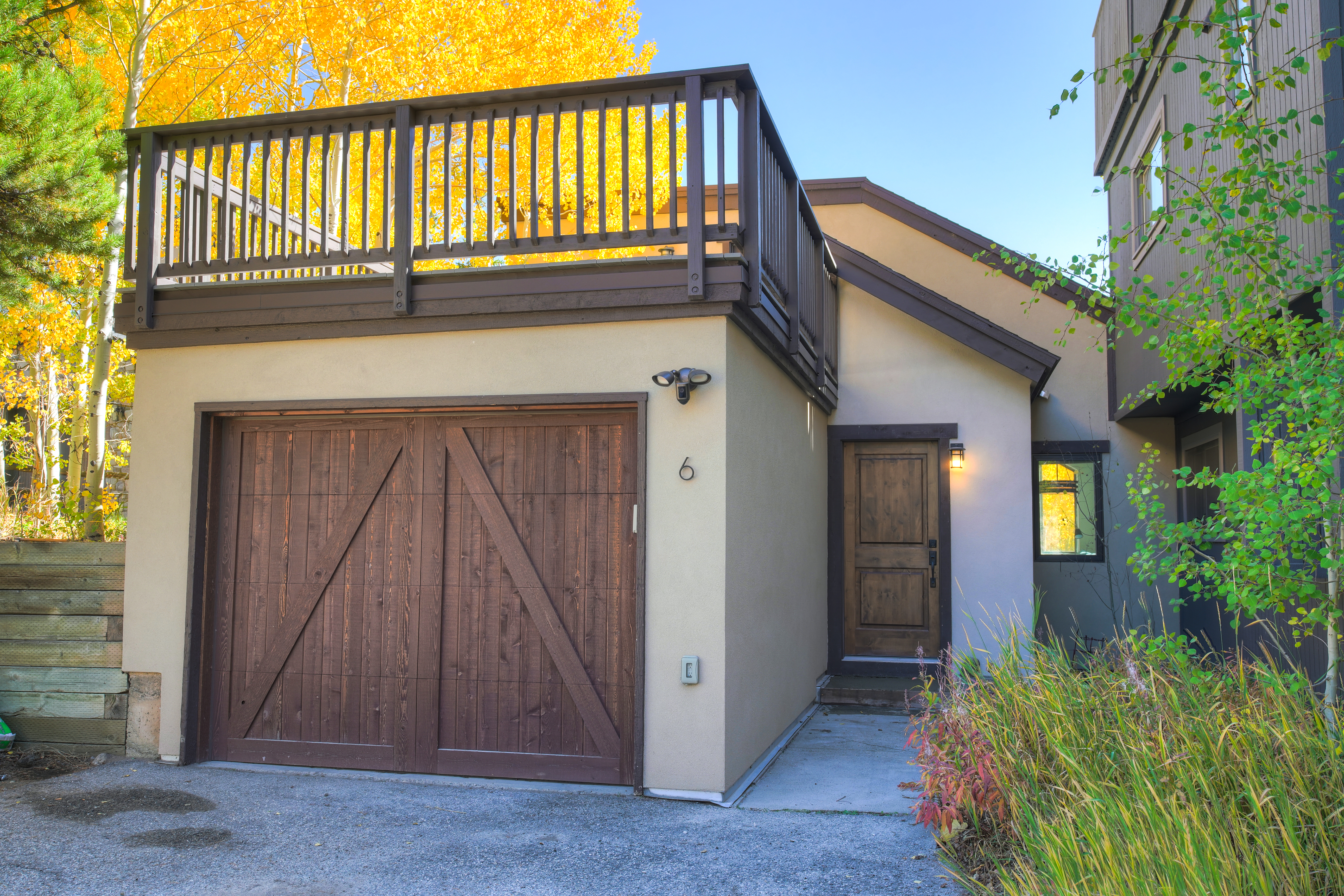 6 Larson Lane 
