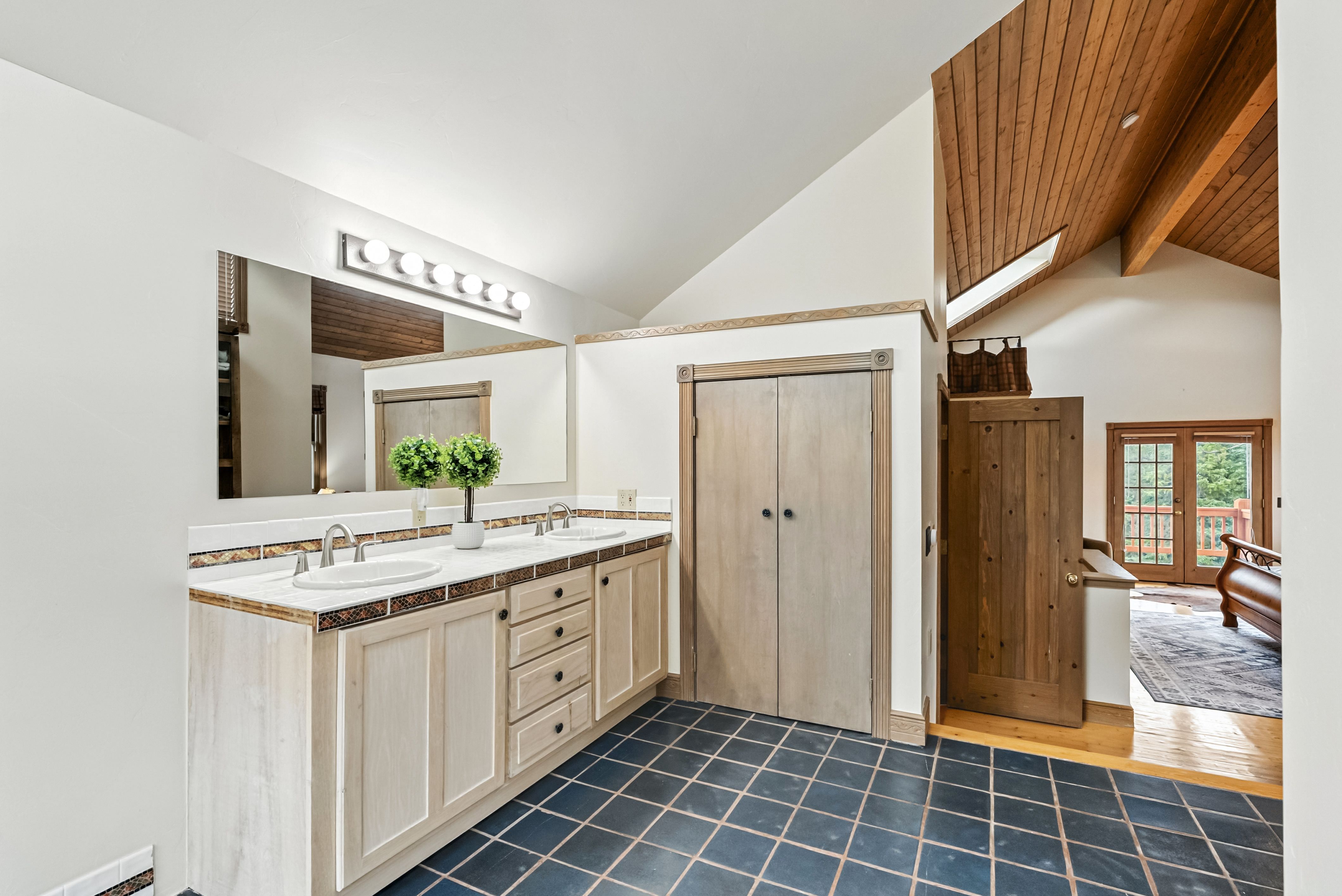 482 Spruce Creek Road 
