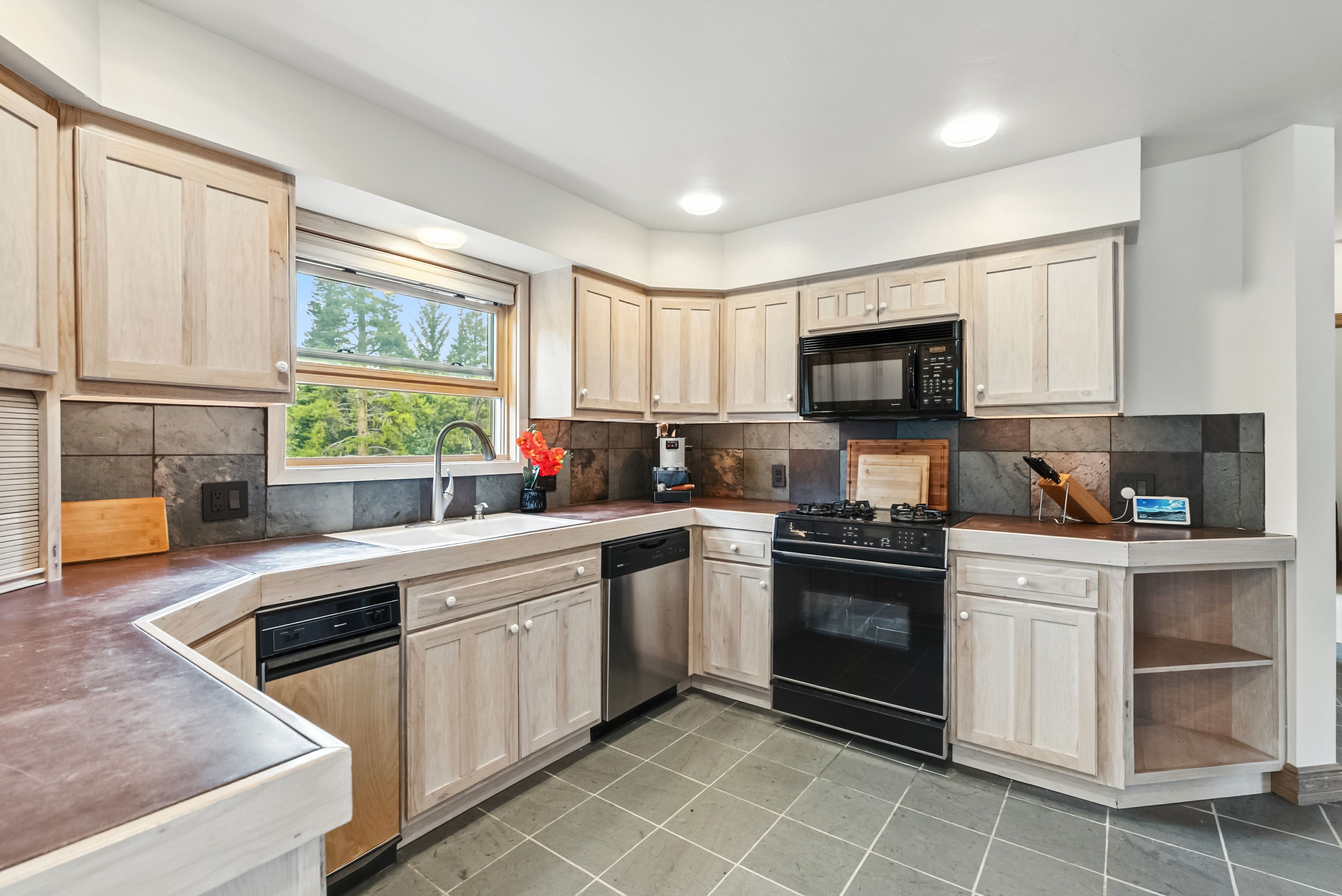 482 Spruce Creek Road 