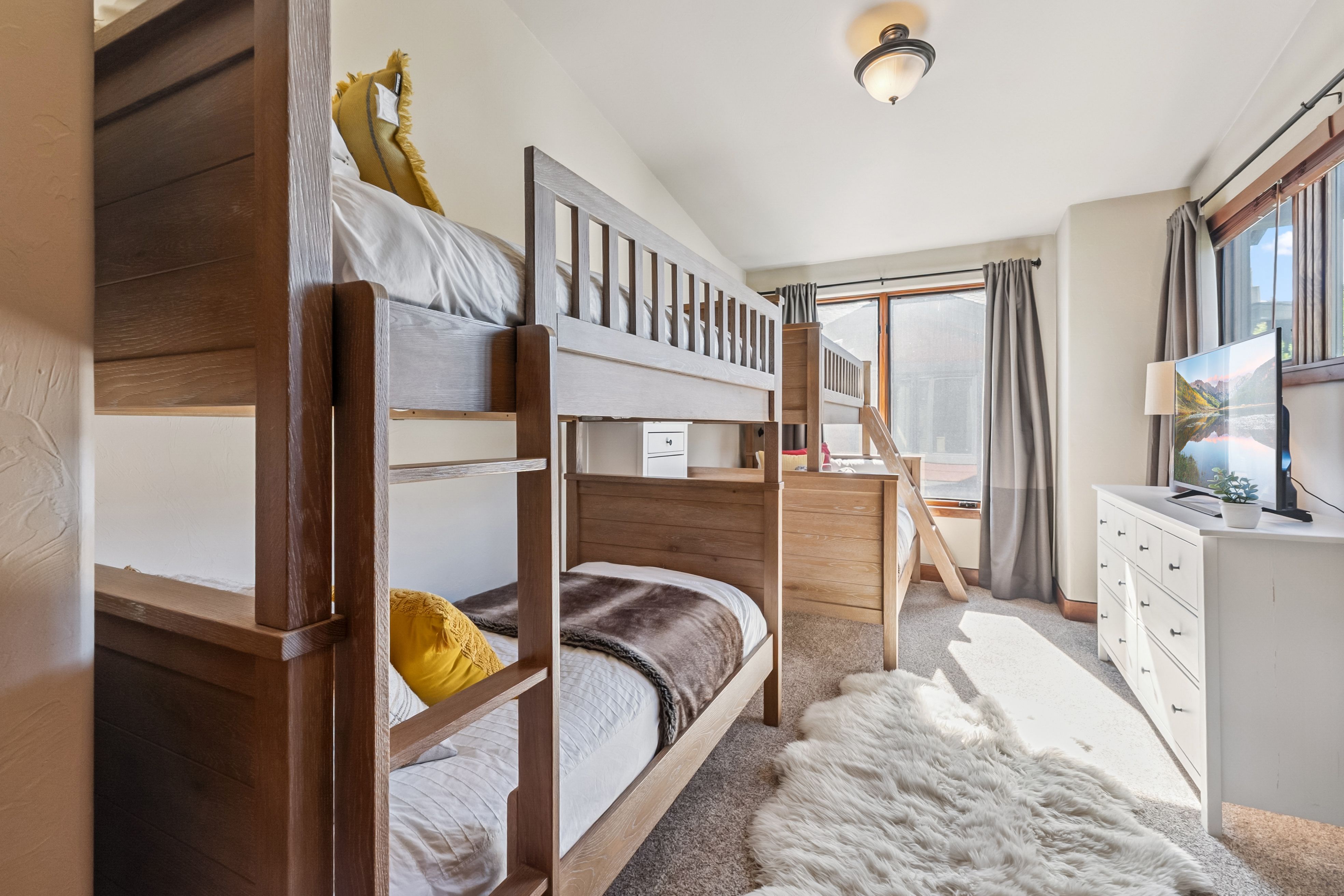 355 Lodge Pole Circle 