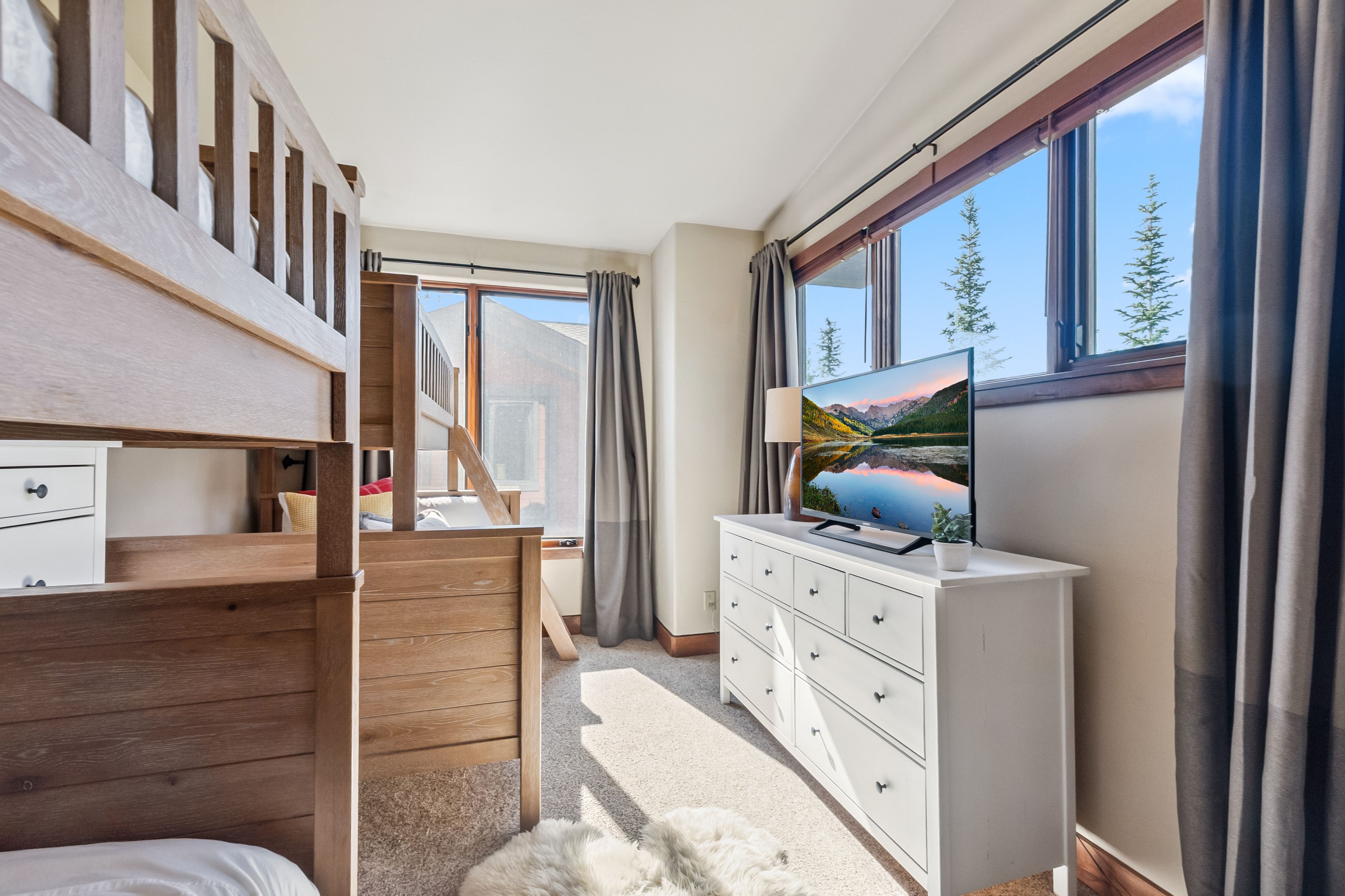 355 Lodge Pole Circle 