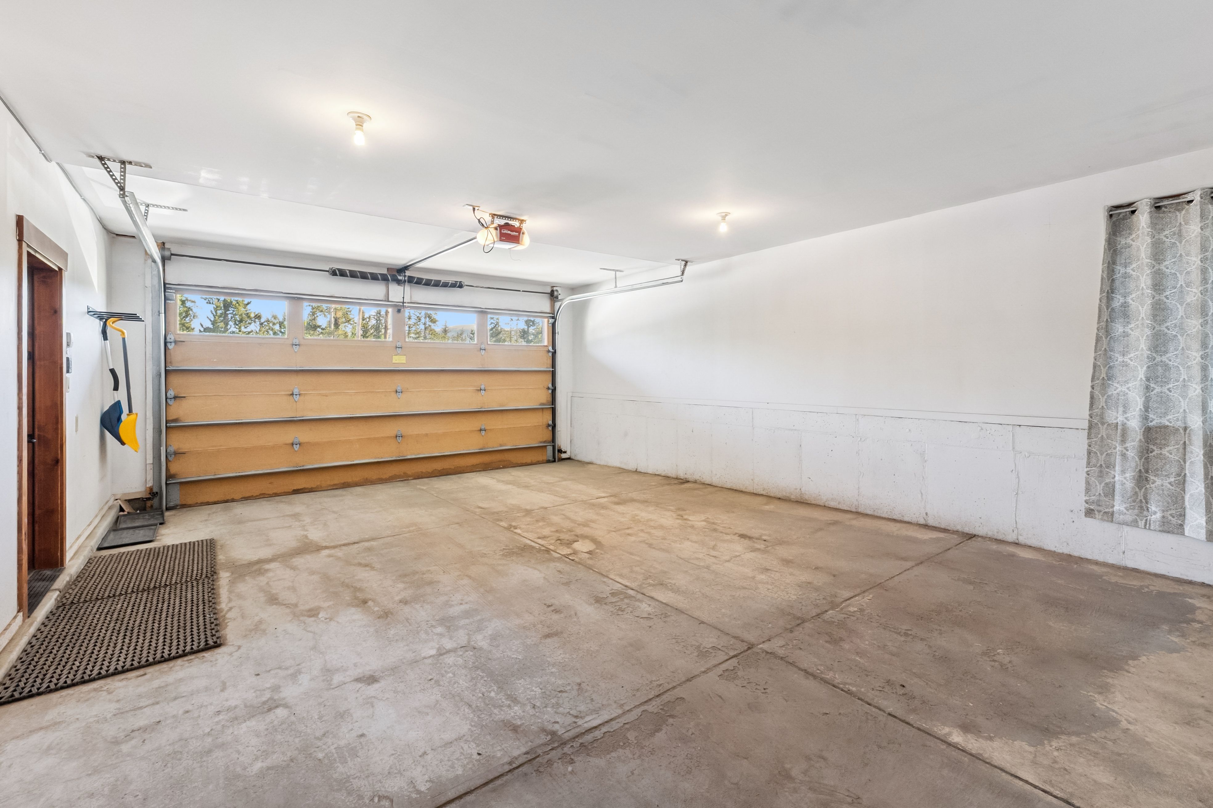 355 Lodge Pole Circle 