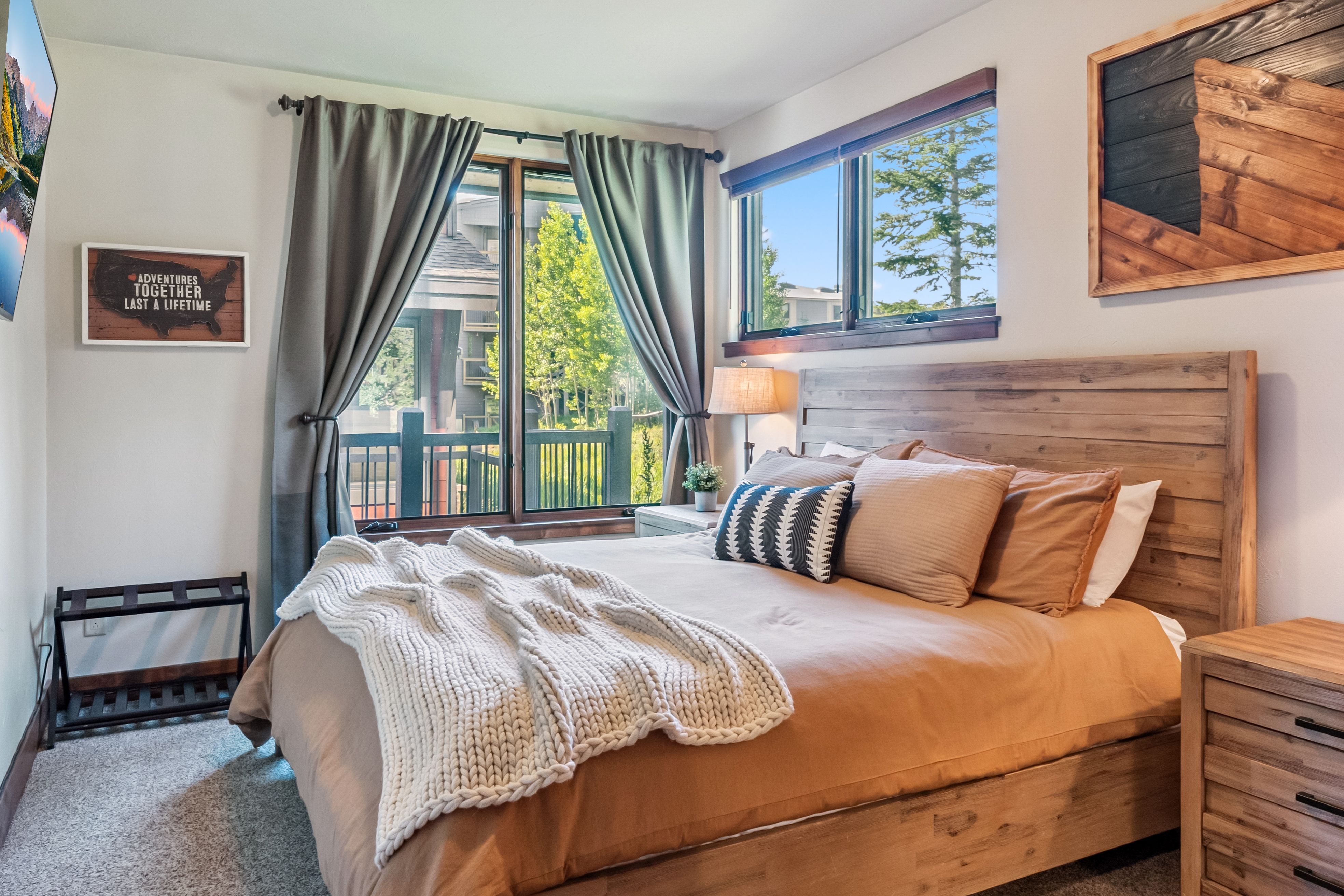 355 Lodge Pole Circle 