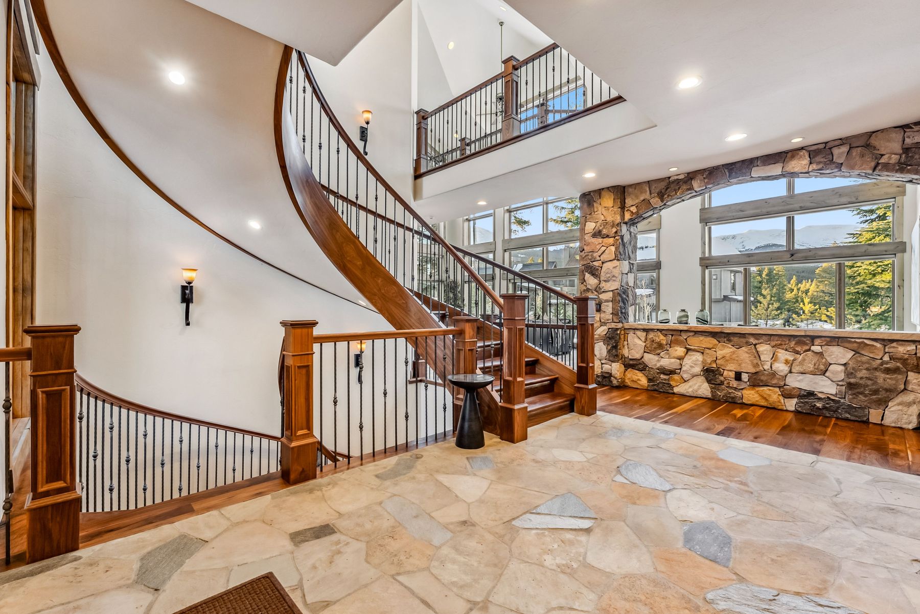 127 Windwood Circle 