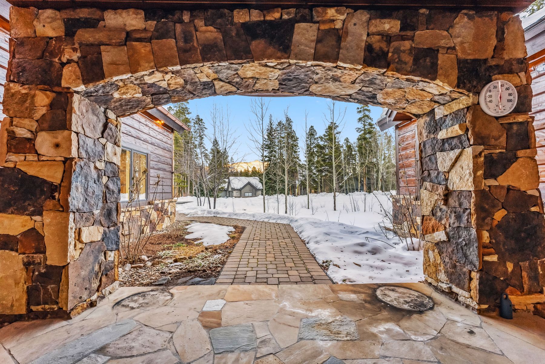 127 Windwood Circle 