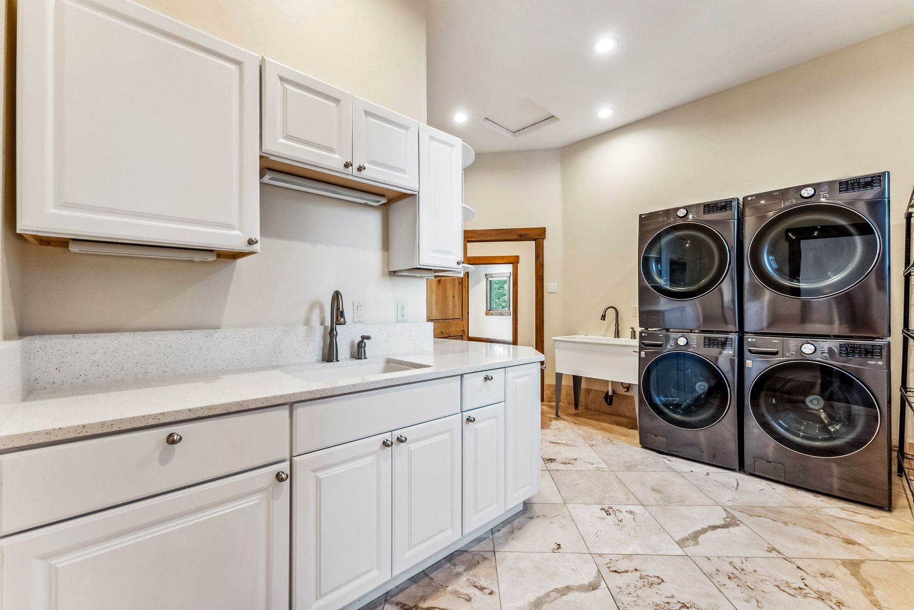 127 Windwood Circle 