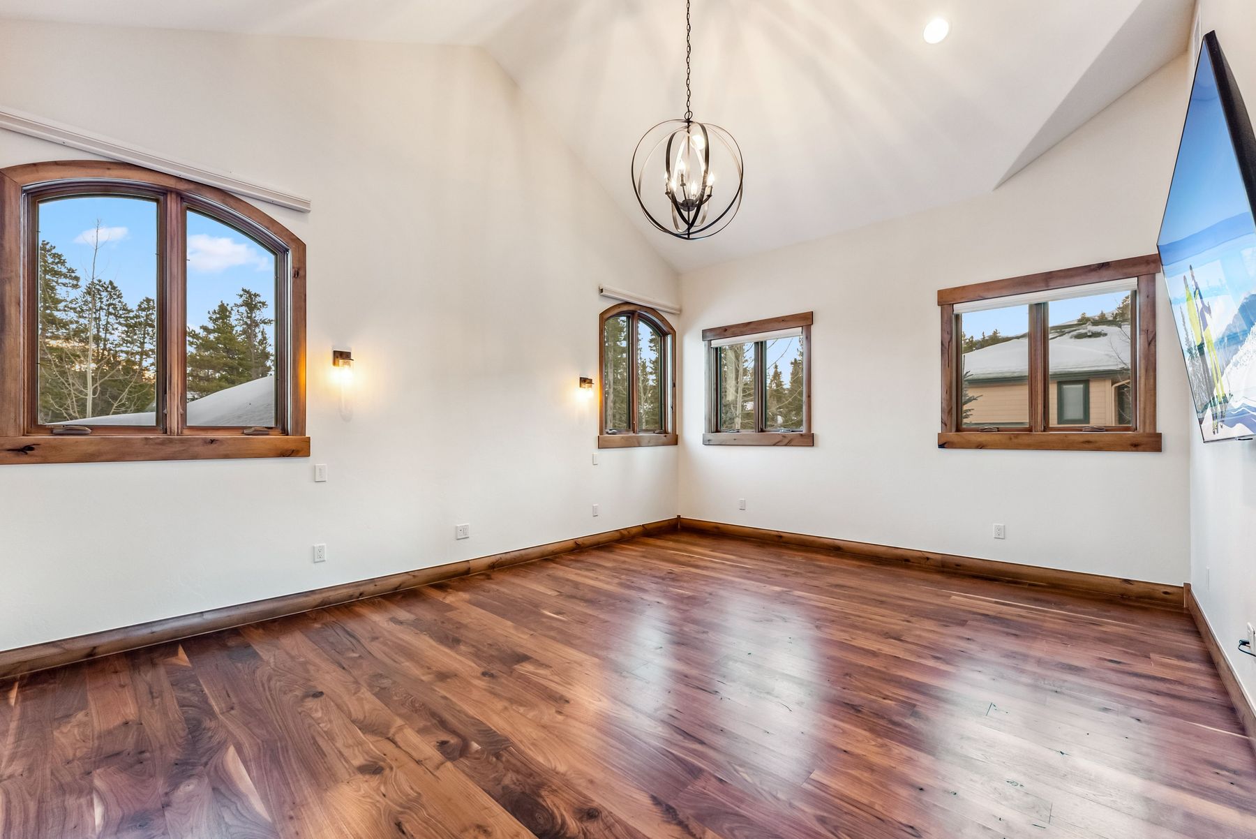 127 Windwood Circle 