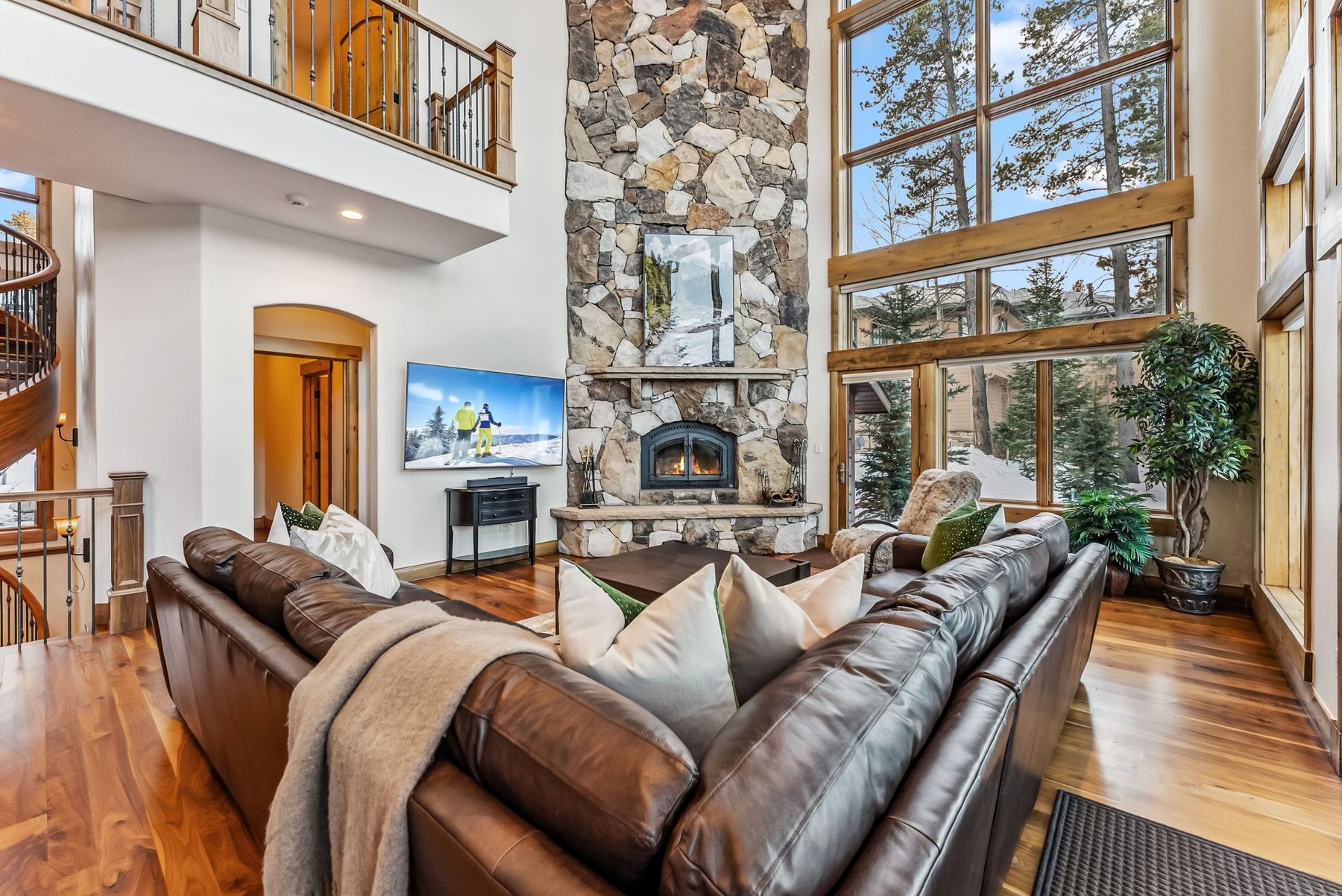 127 Windwood Circle 