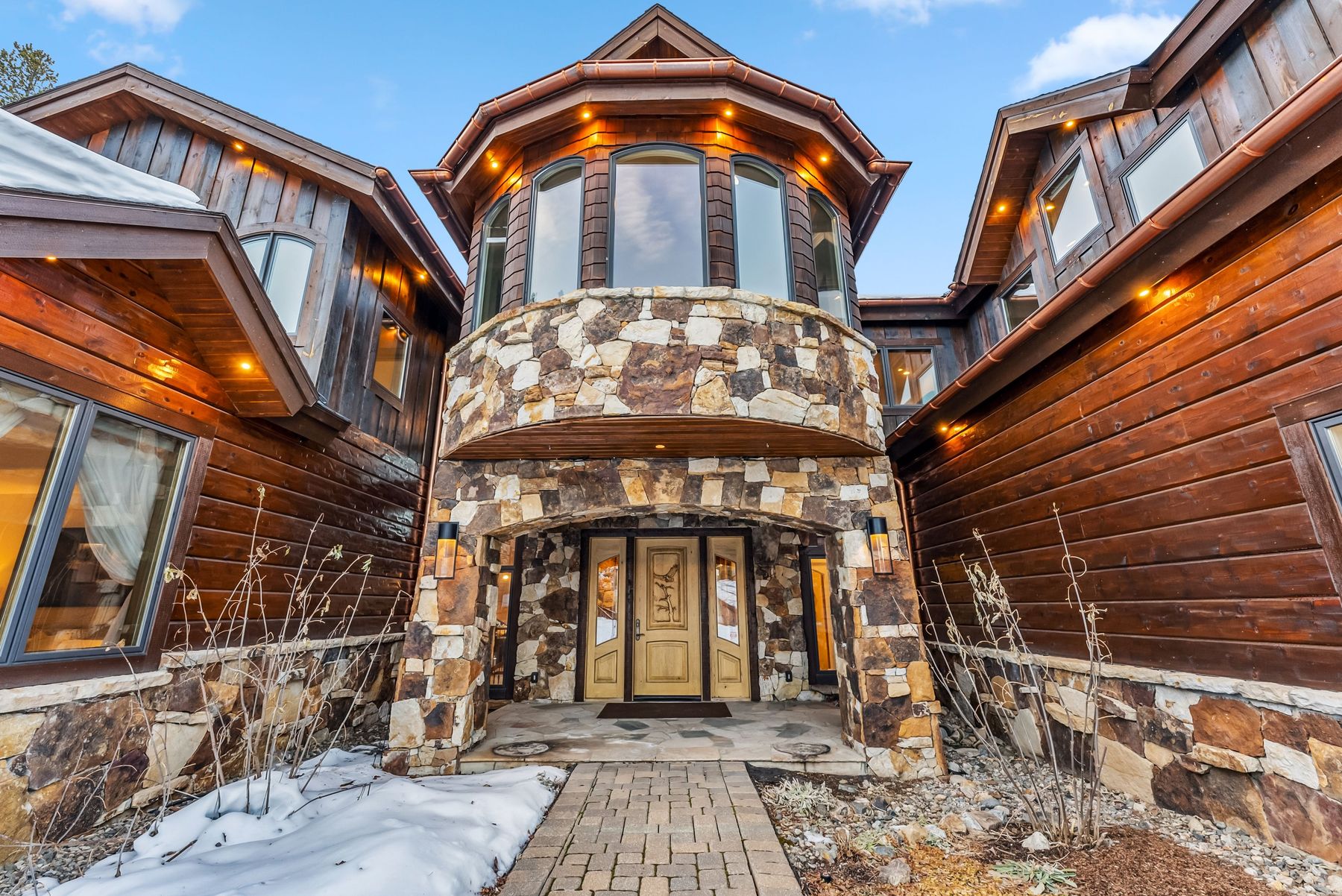 127 Windwood Circle 