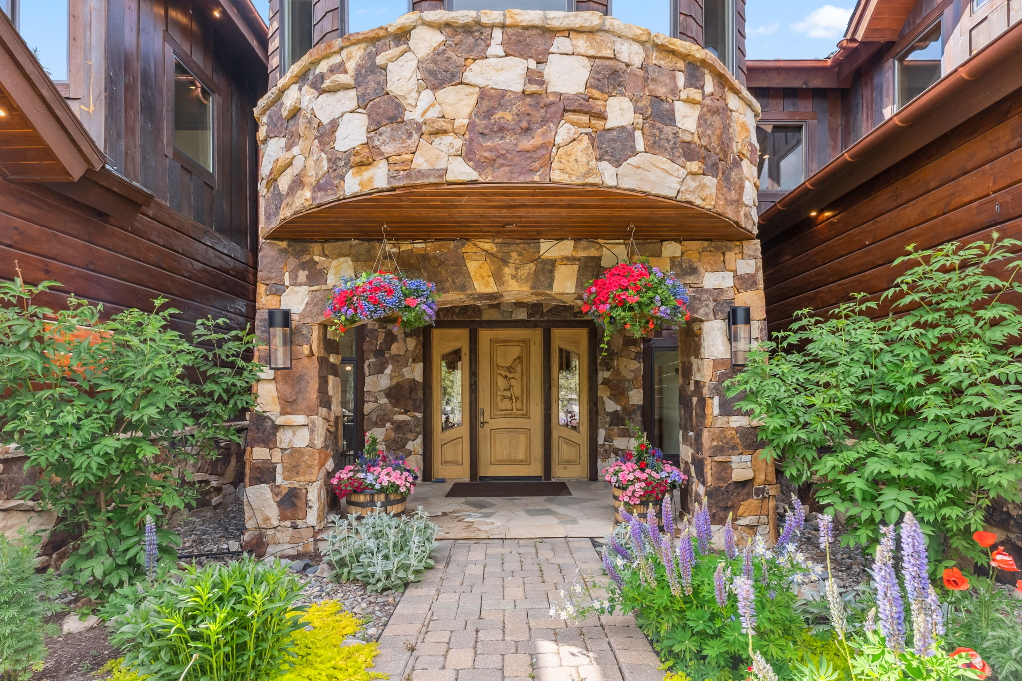 127 Windwood Circle 
