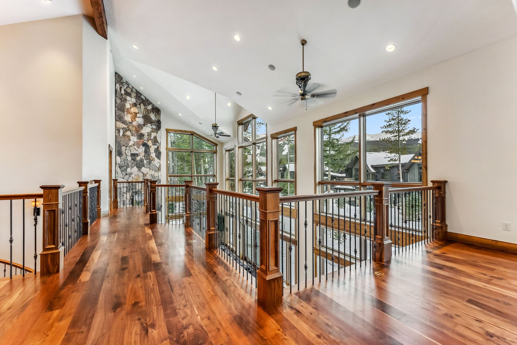 127 Windwood Circle 