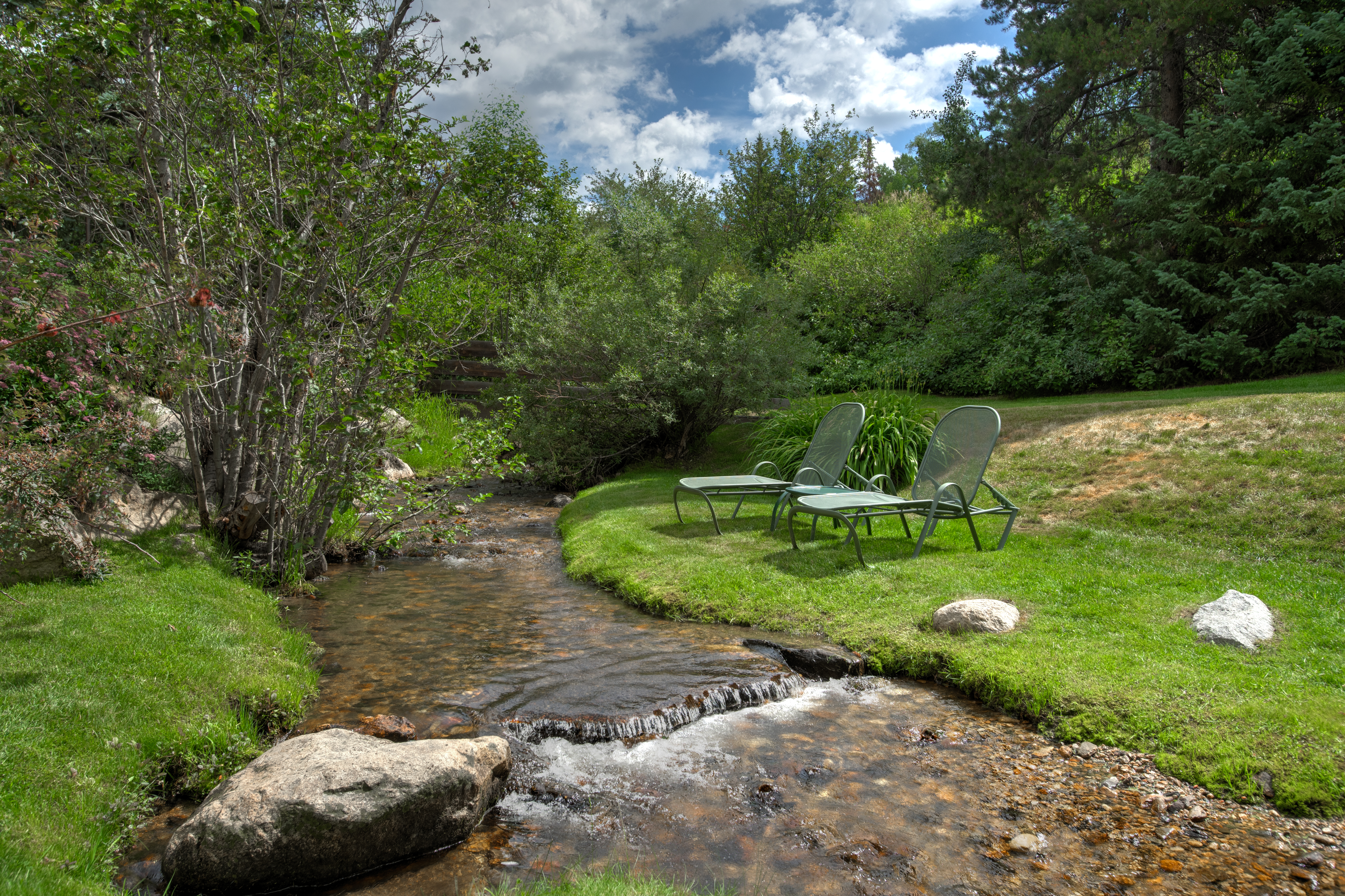 2000 Ski Time Square Drive Unit # 106