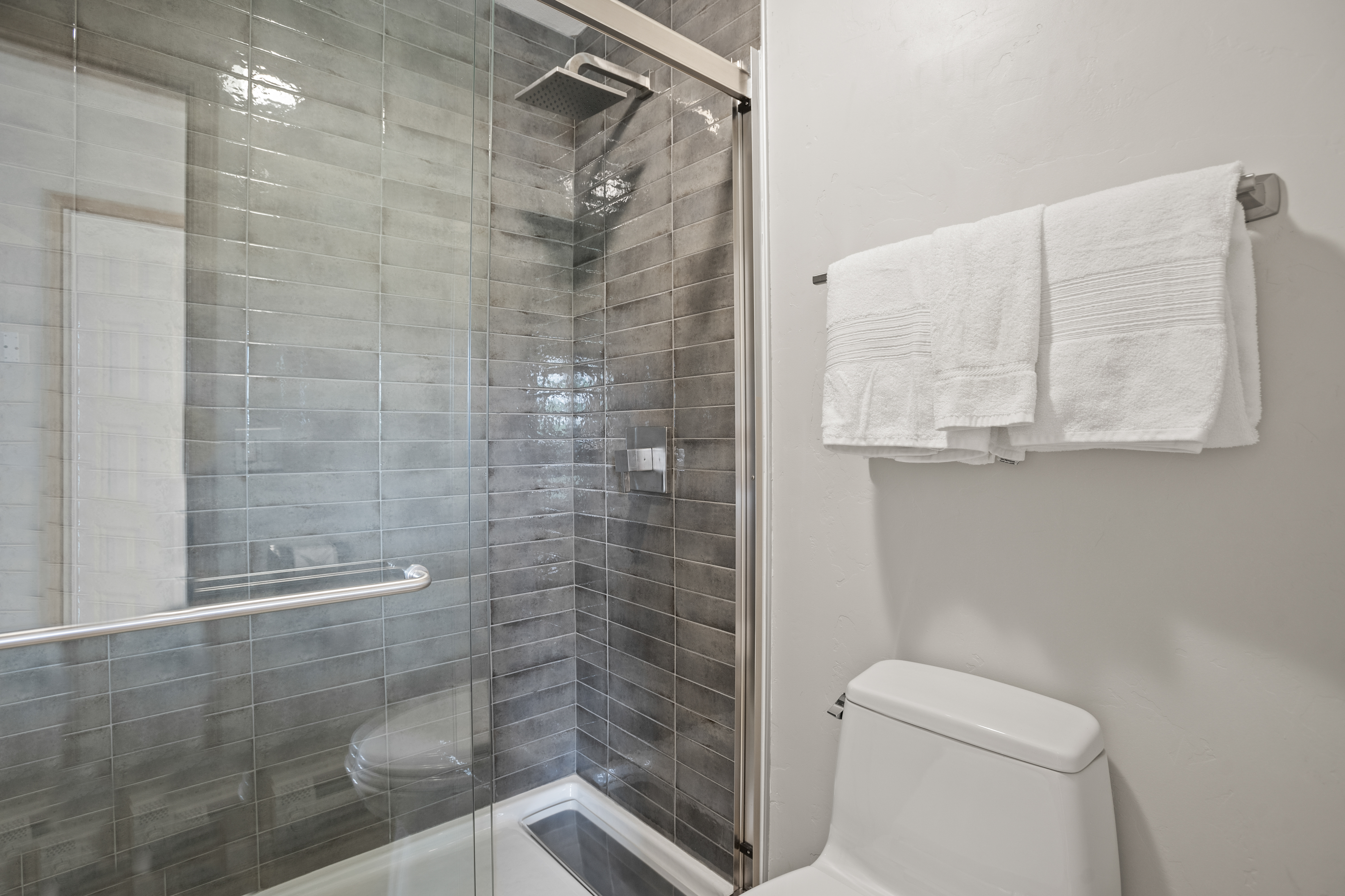 2000 Ski Time Square Drive Unit # 106