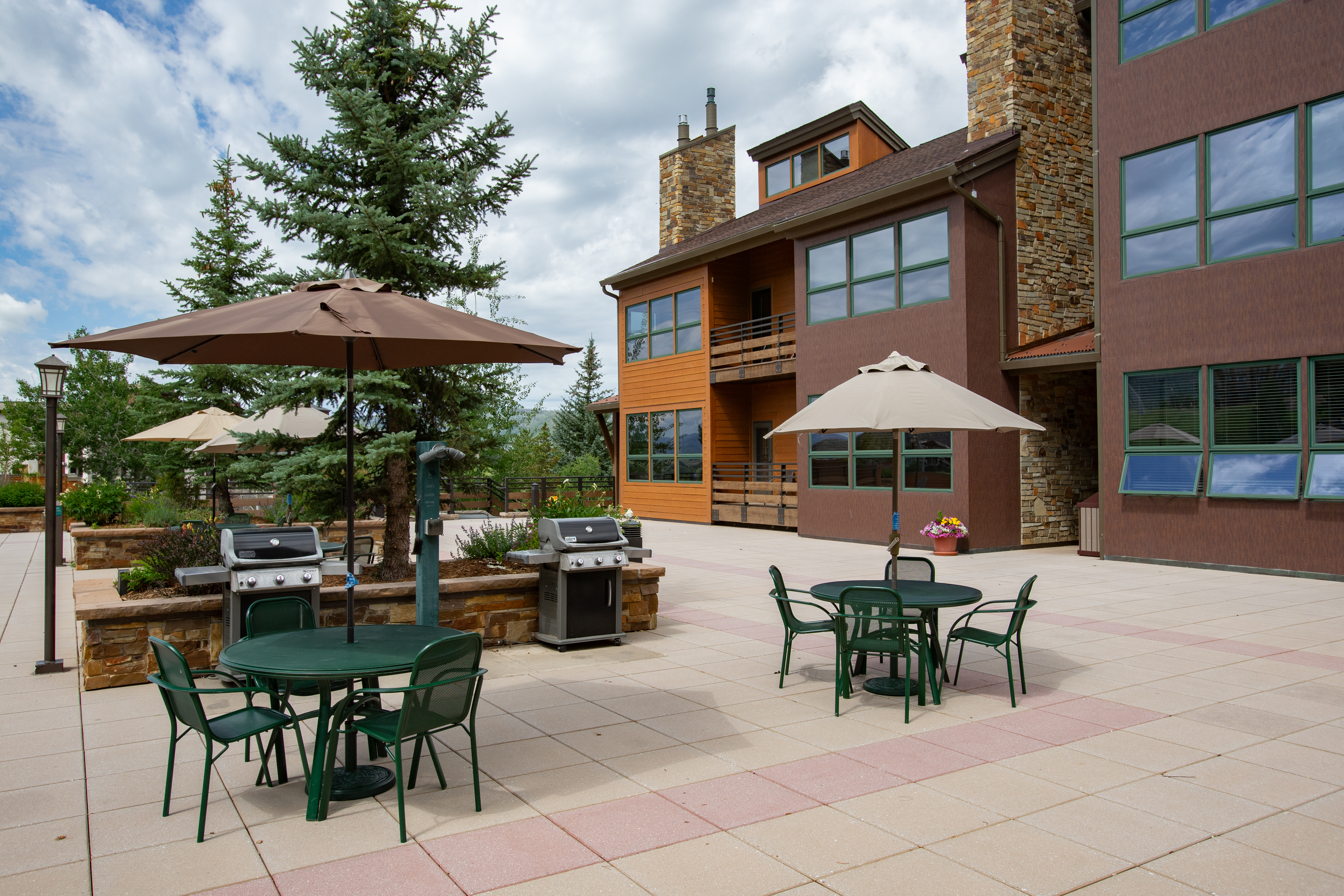 2000 Ski Time Square Drive Unit # 106