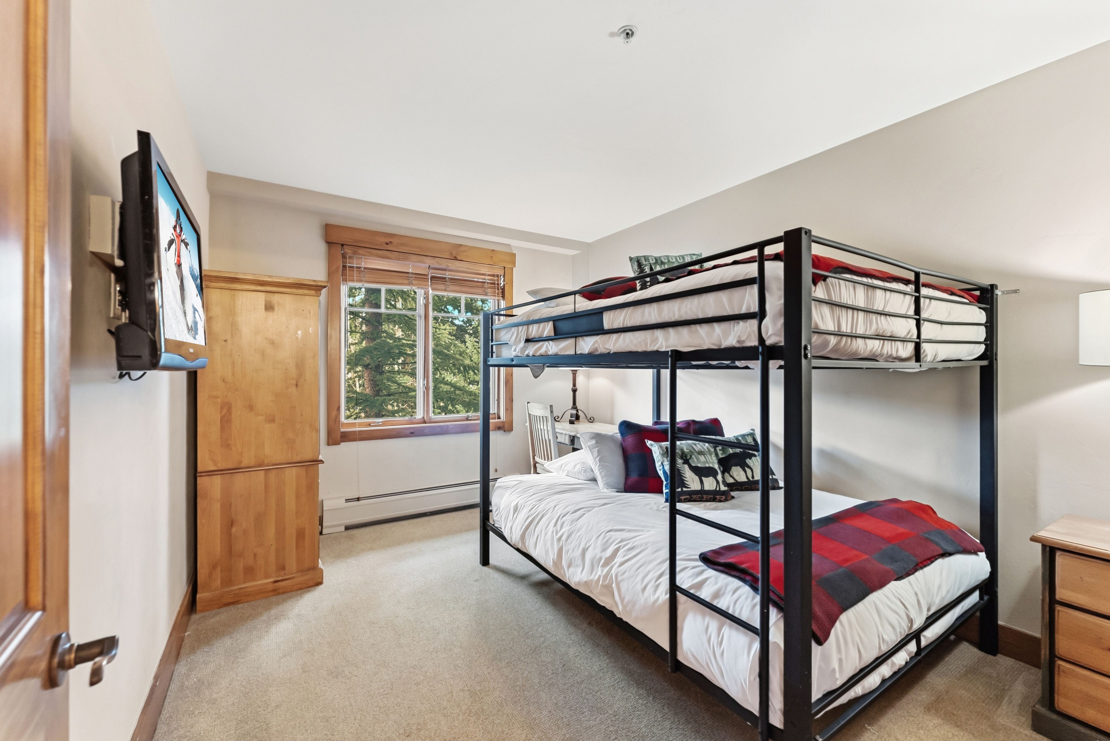 50 Mountain Thunder Drive Unit# 1209